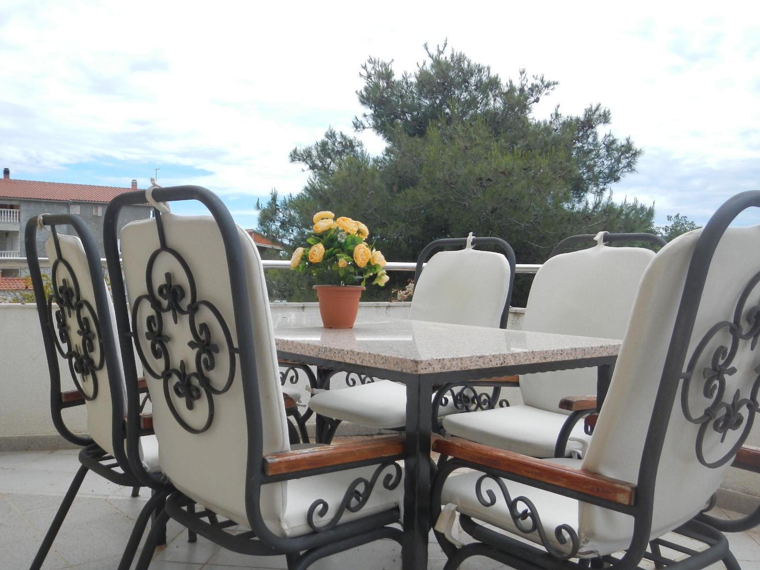 Apartment with Pool View  - Photo 4