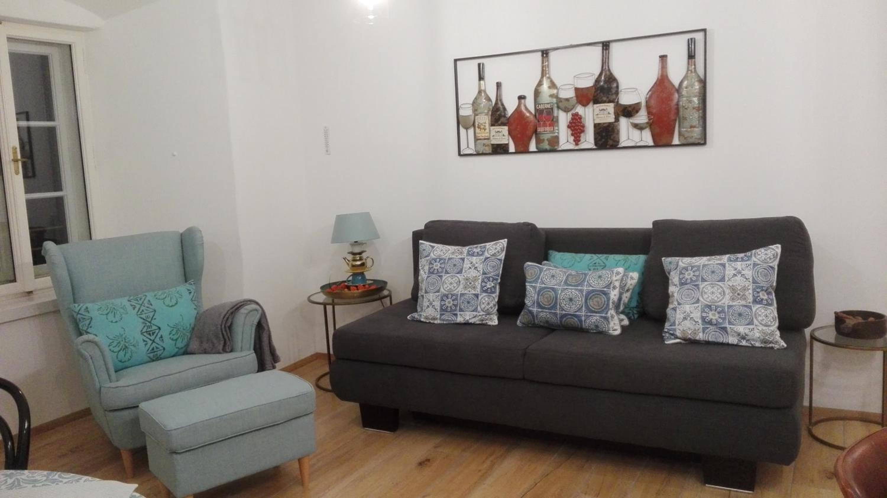 One-Bedroom Apartment with Lake View photo 1
