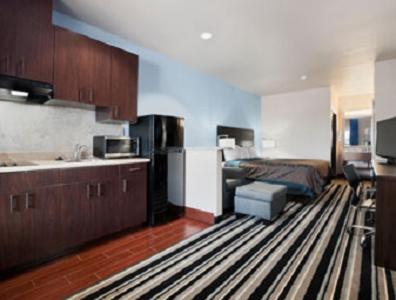 King Studio Suite - Non-Smoking - Photo 3
