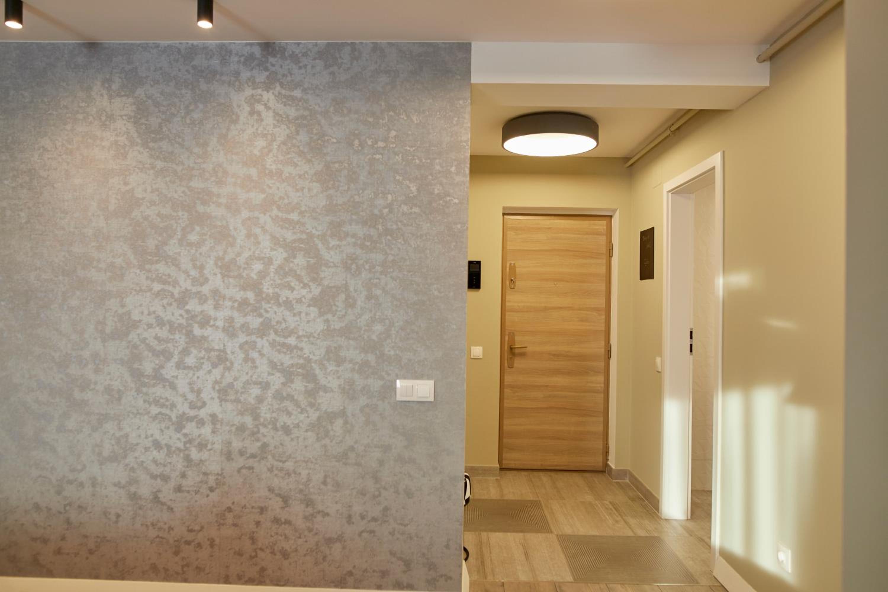 One-Bedroom Apartment - Photo 18
