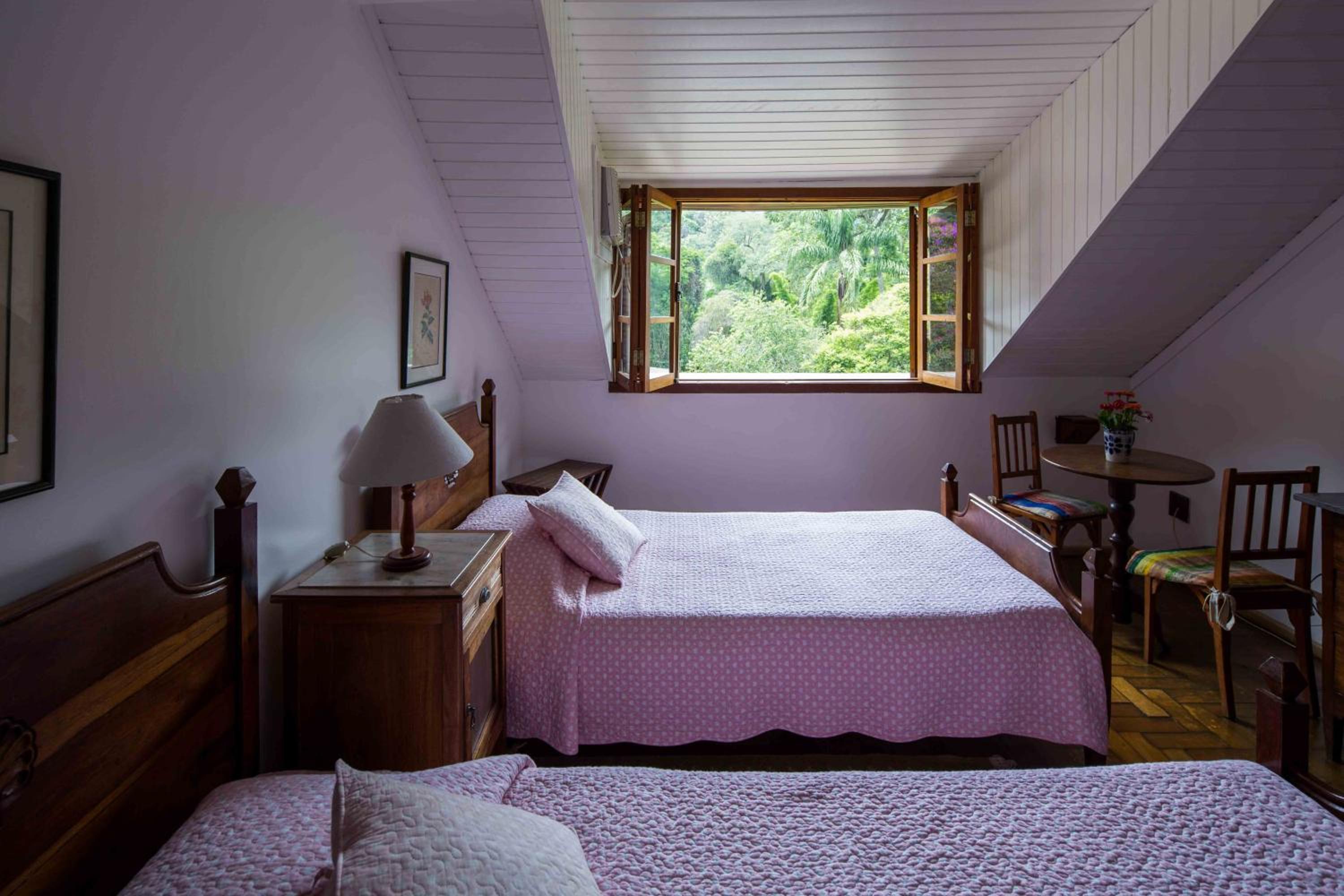 Medium Double Room