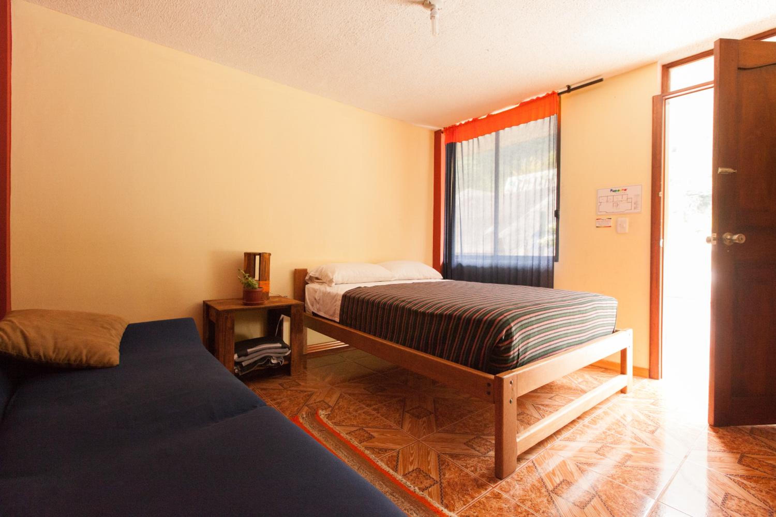 Double Room with Shared Bathroom photo 3
