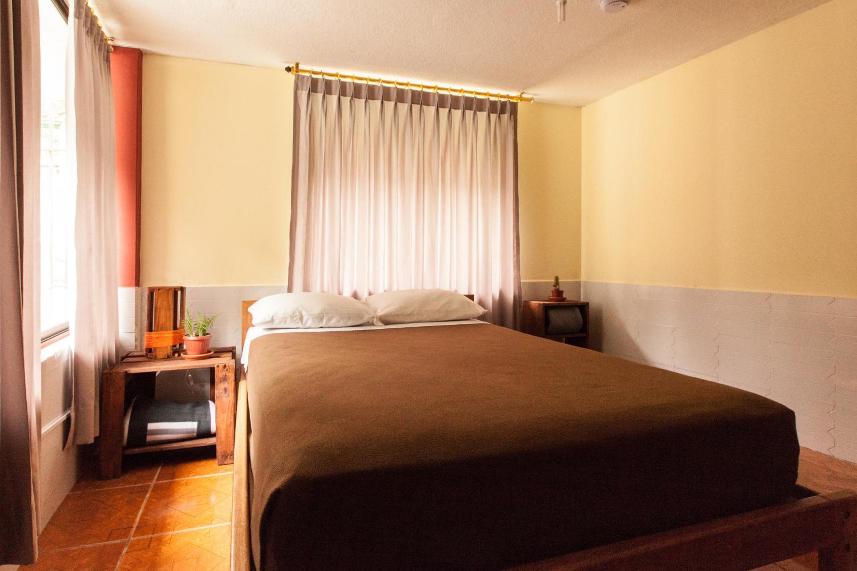 Double Room with Shared Bathroom photo 2