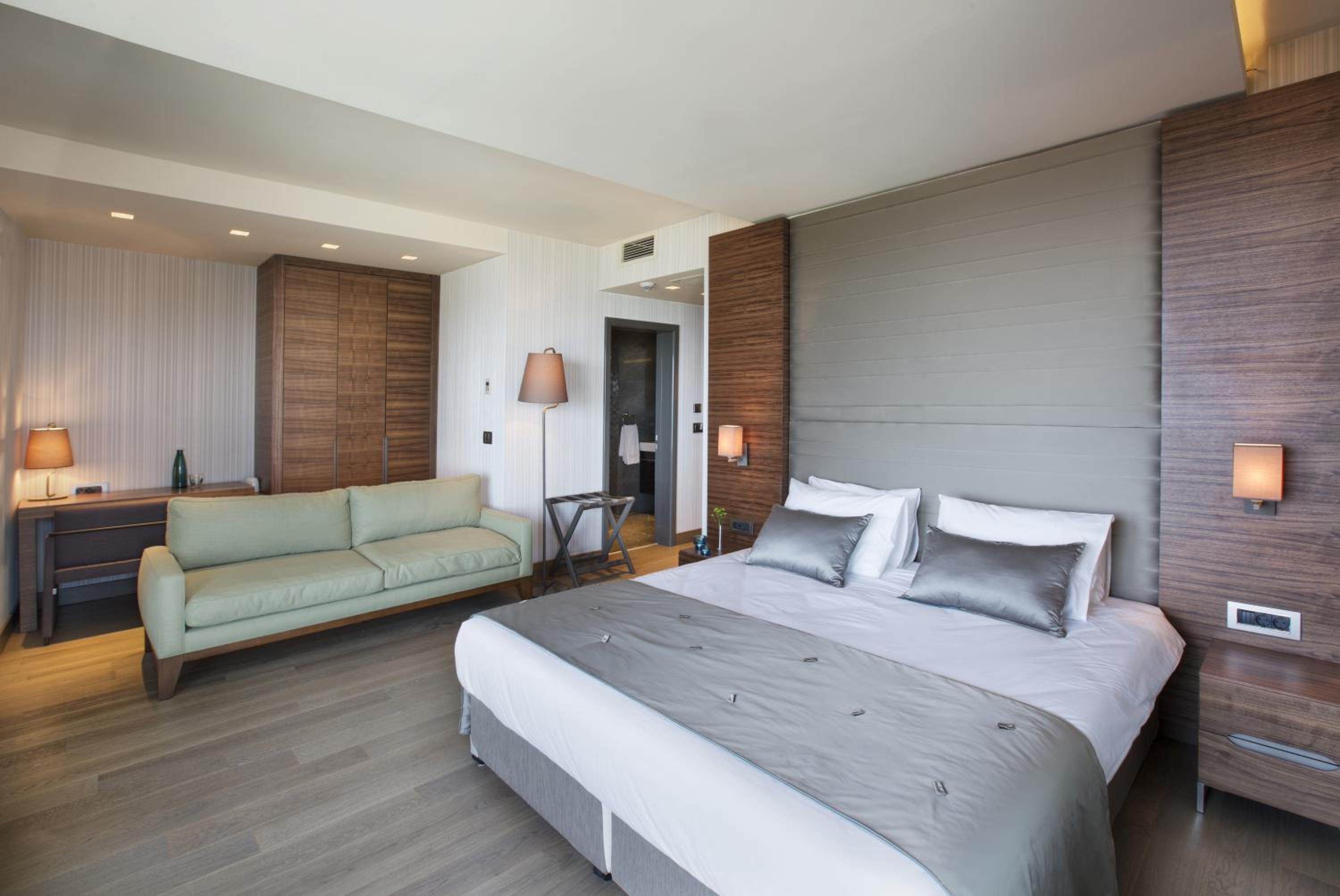 Double or Twin Room with Sea View