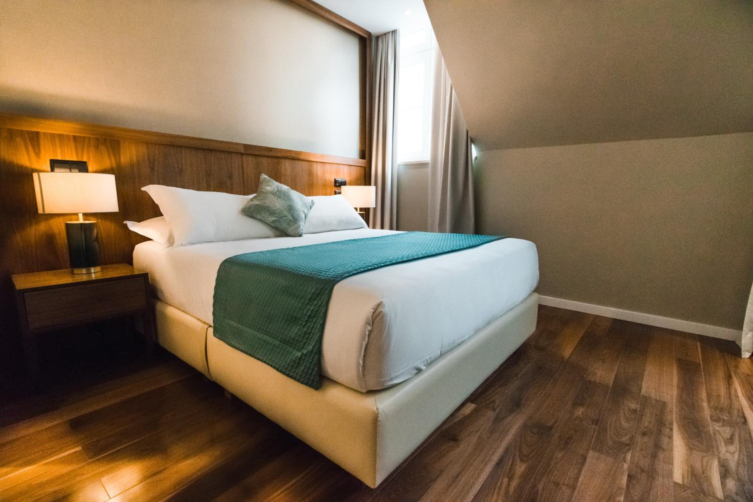 Double or Twin Room - Photo 4