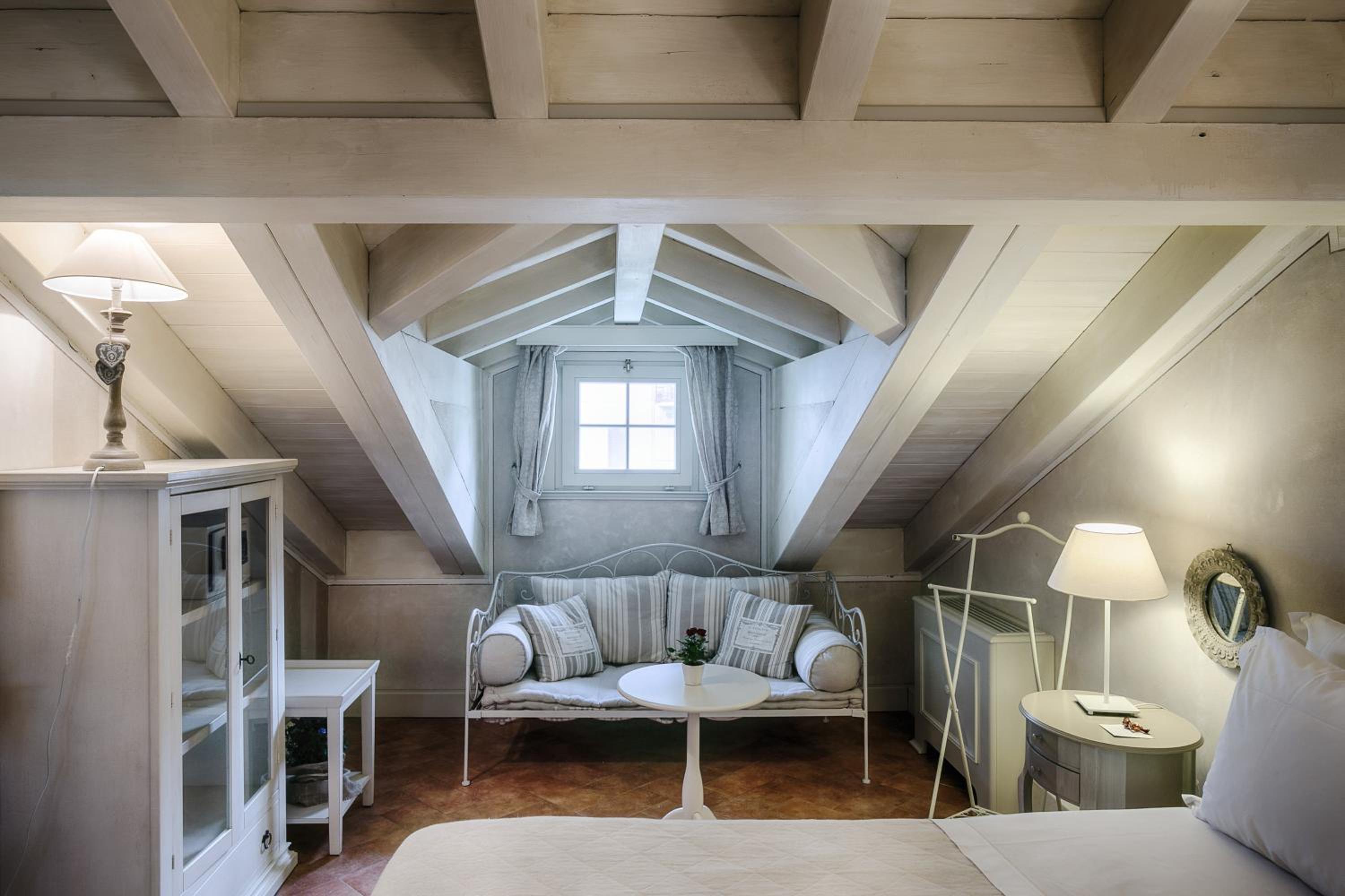 Double Room with Lake View - Attic photo 1