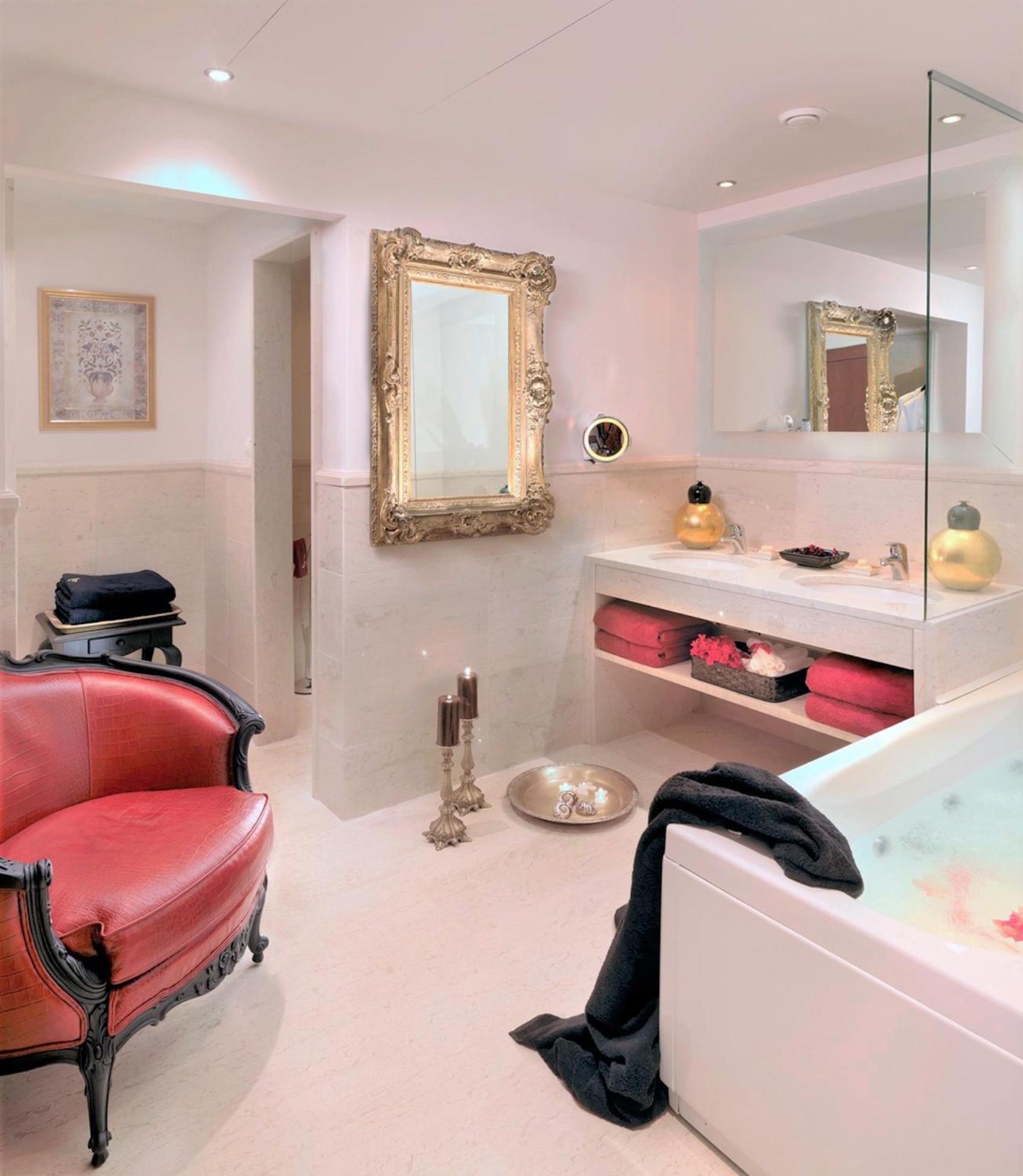  Exclusive Junior Suite with Private Jacuzzi or Pool - Photo 5