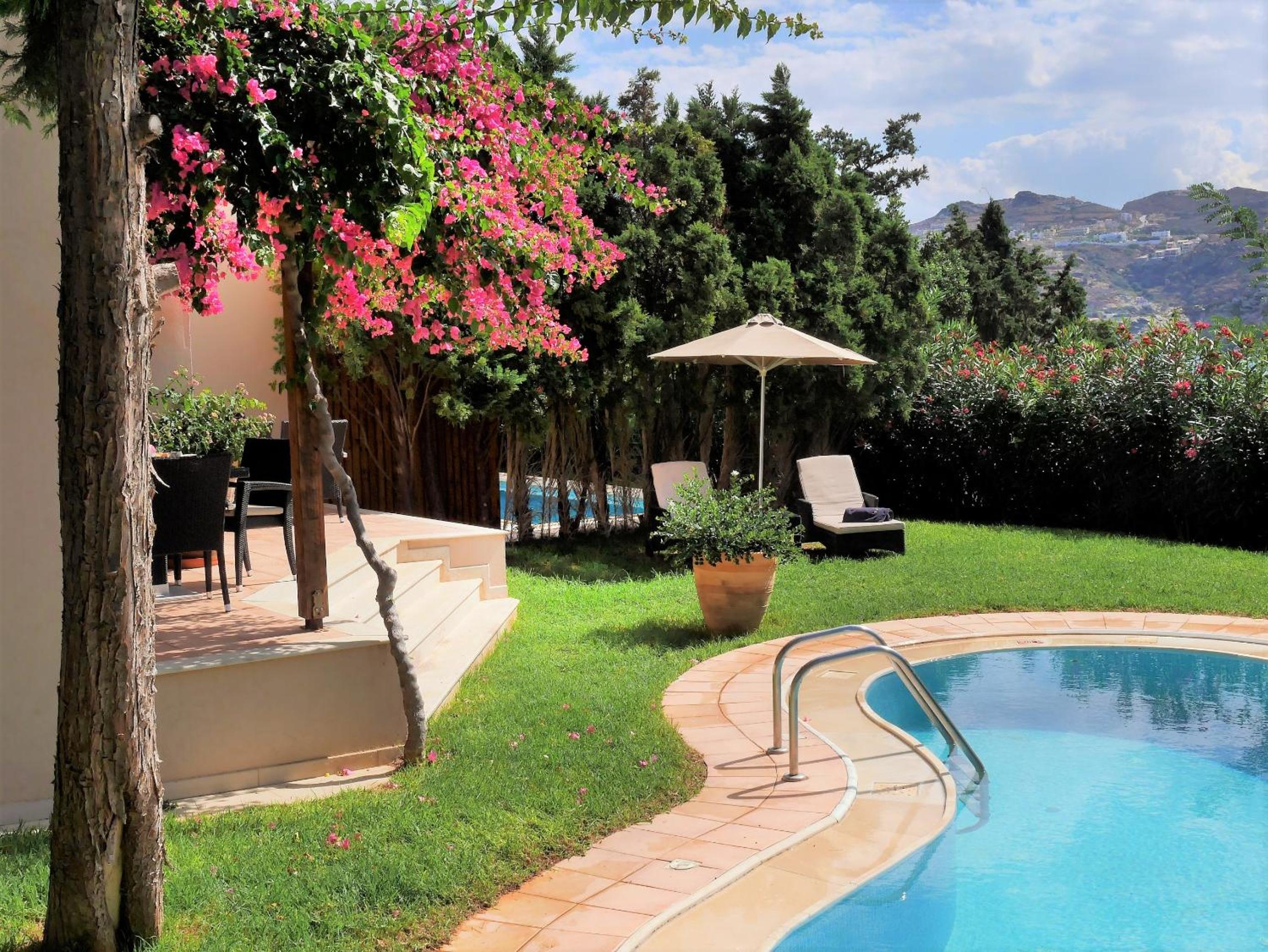Exclusive Two-Bedroom Maisonette with Individual Pool - Photo 2