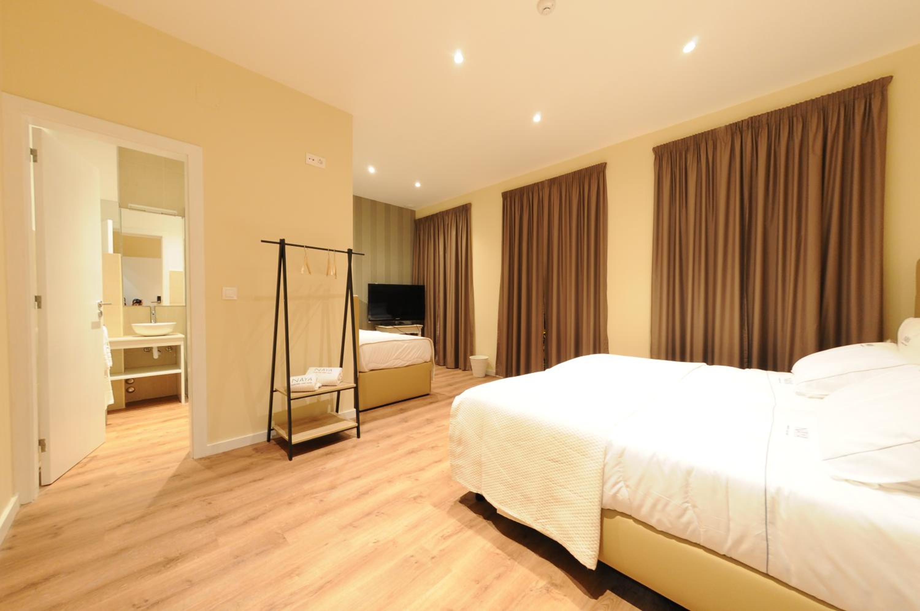 Naya-Downtown Guesthouse — photo 92