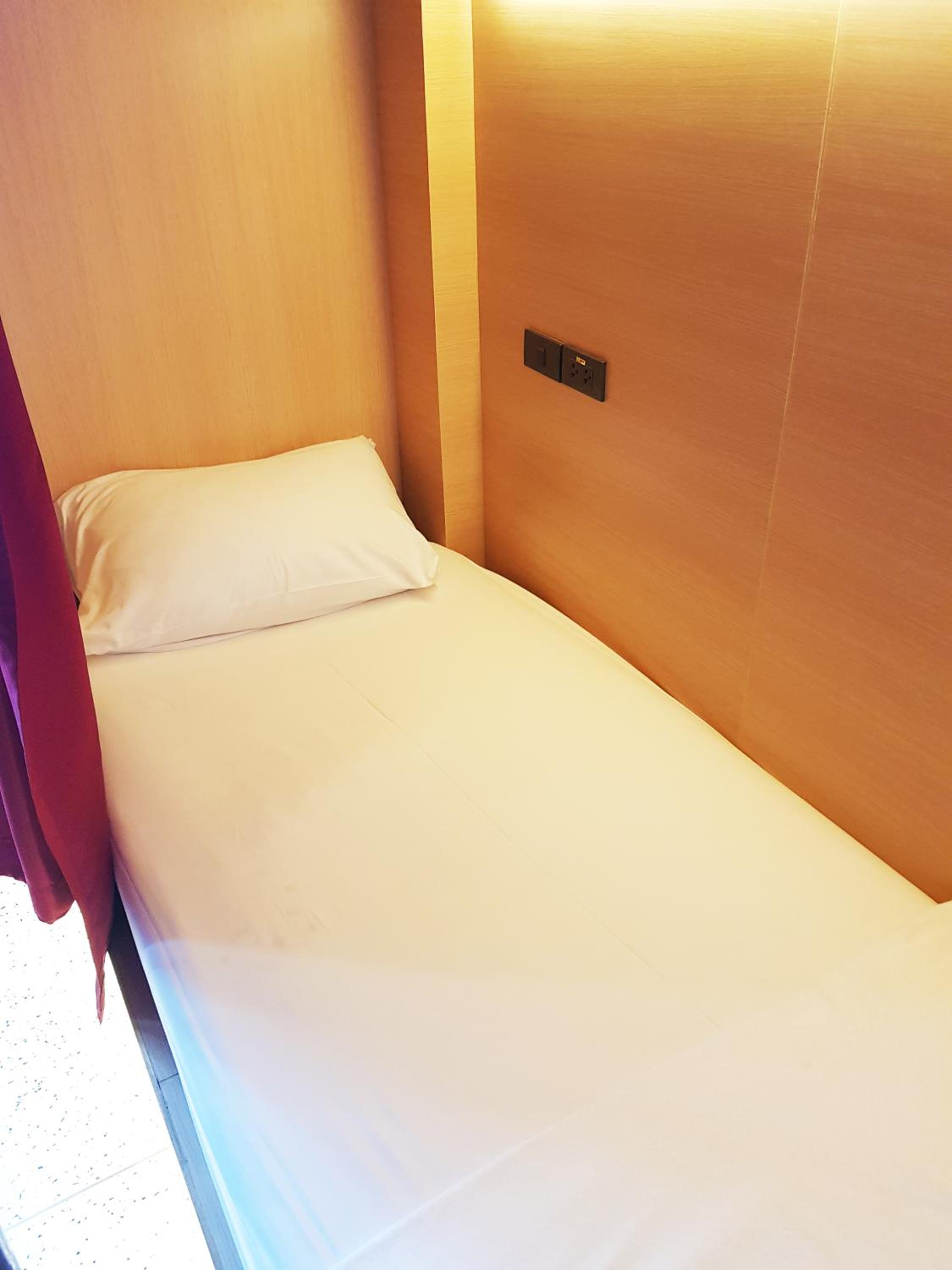 Bed in 6-Bed Female Dormitory Room photo 2