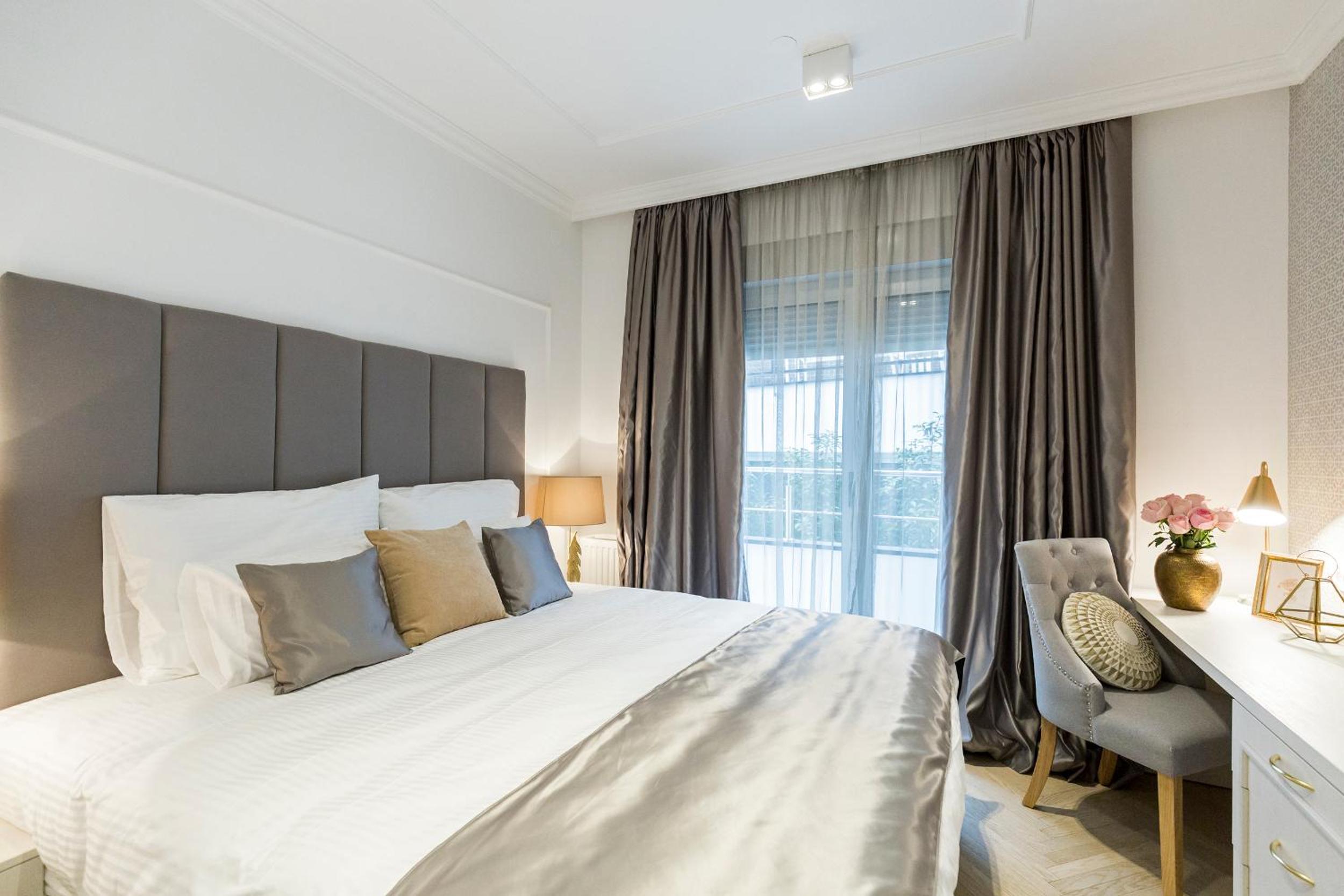 Double Room with Balcony - Photo 2