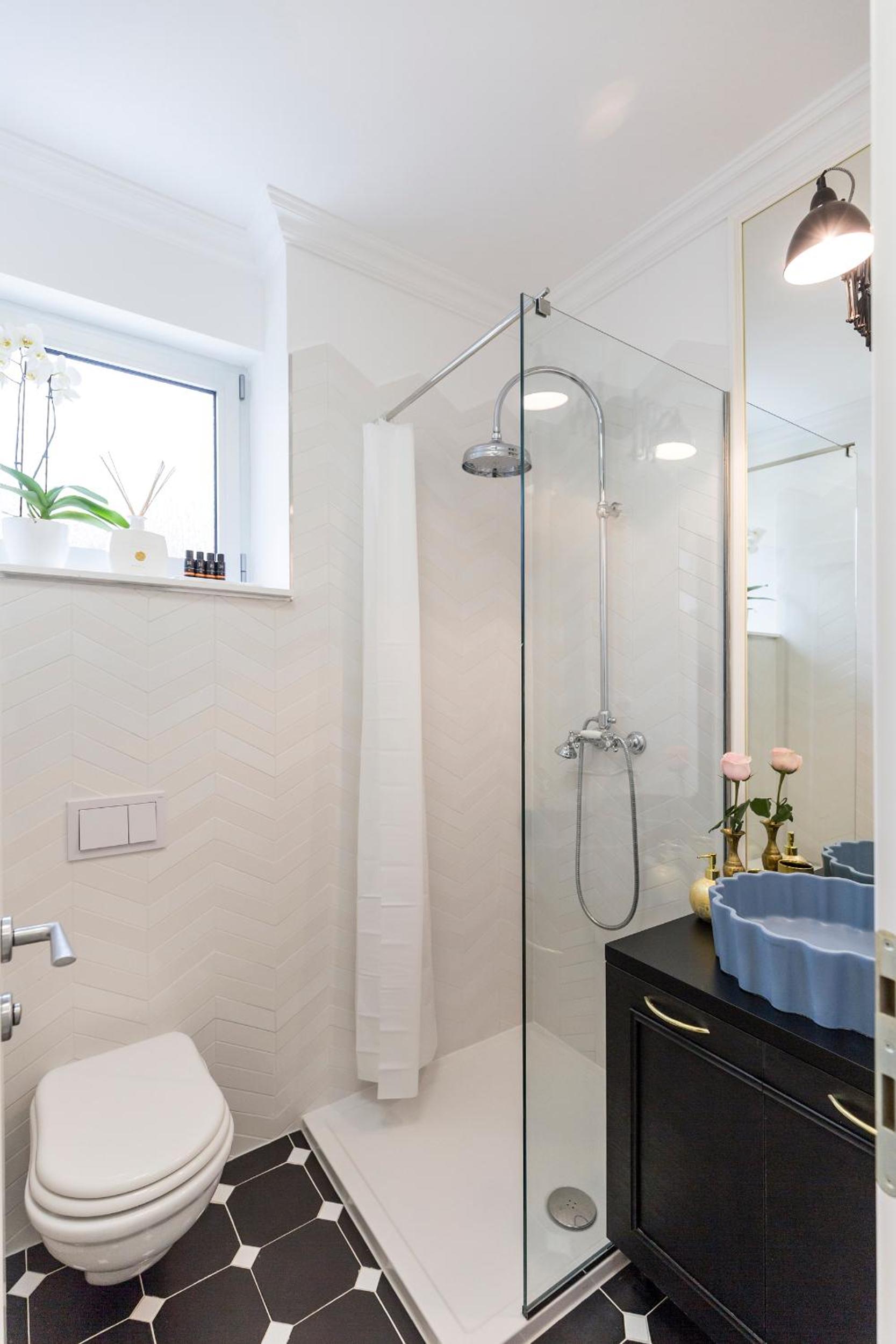 Double Room with Balcony - Photo 3