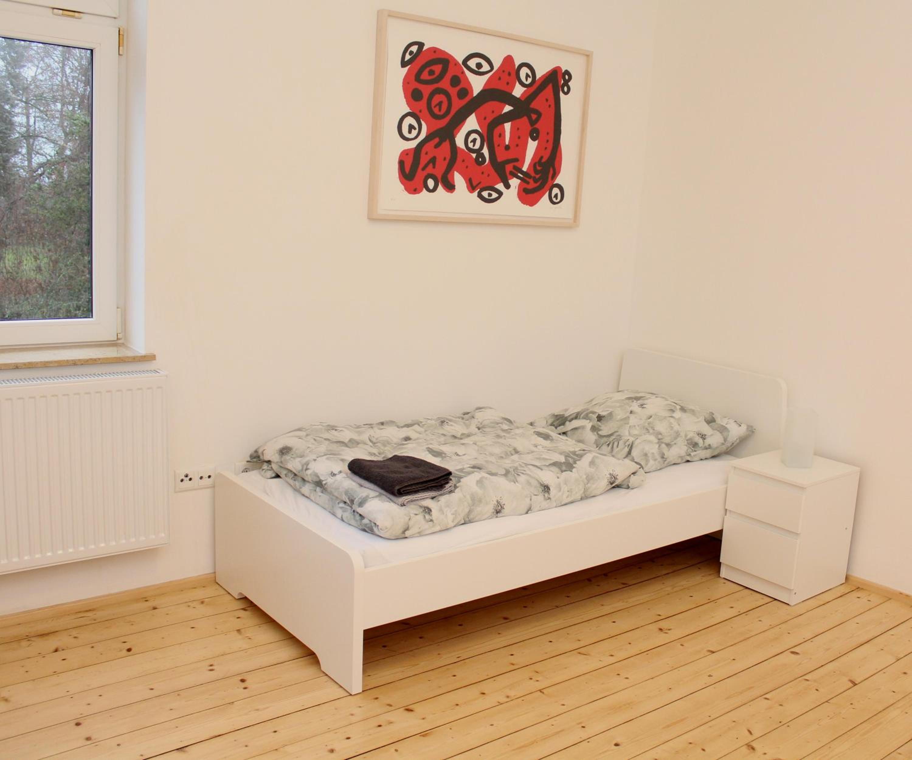 Apartment with Balcony - Photo 9
