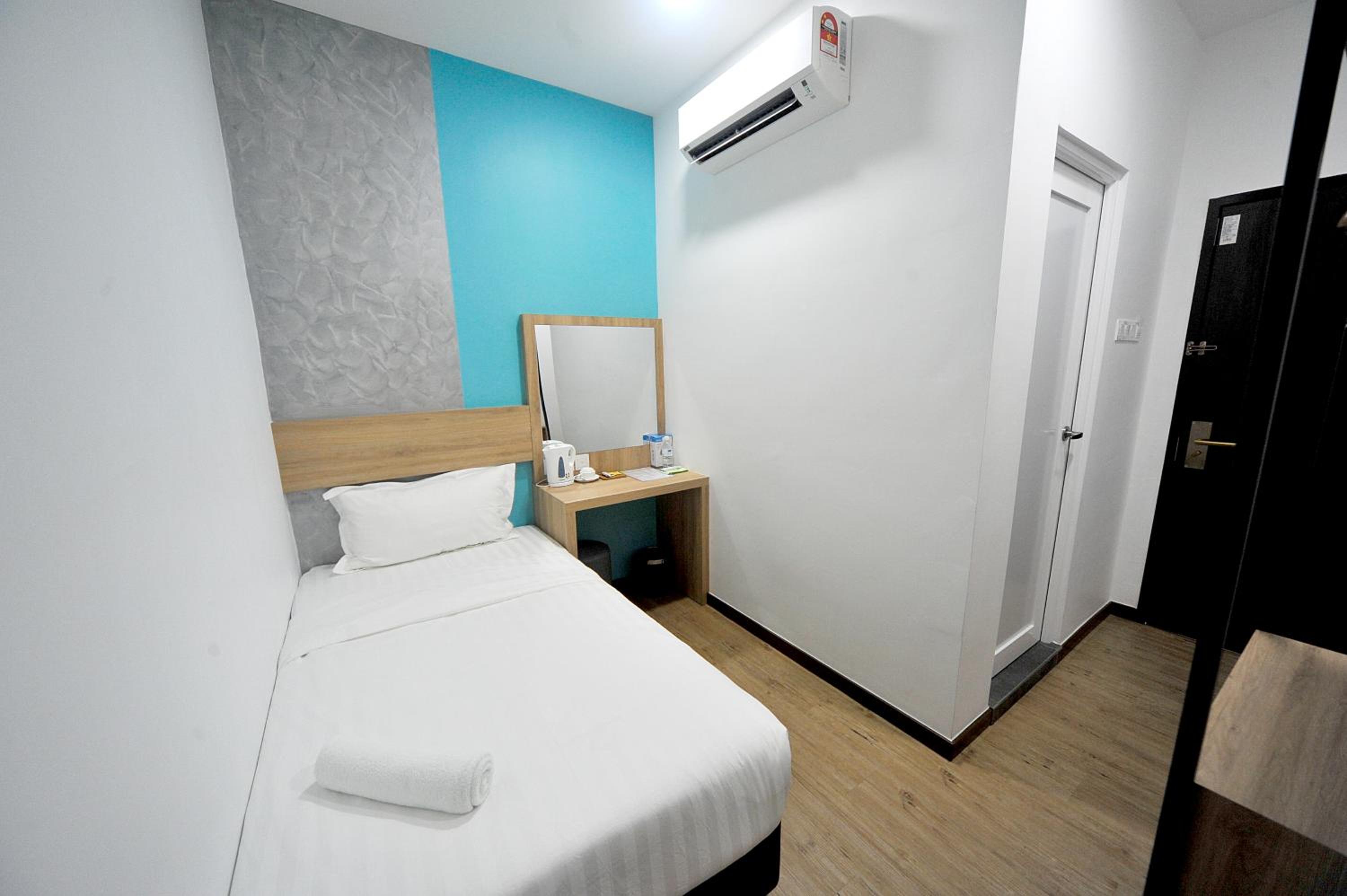 Single Room - Photo 2
