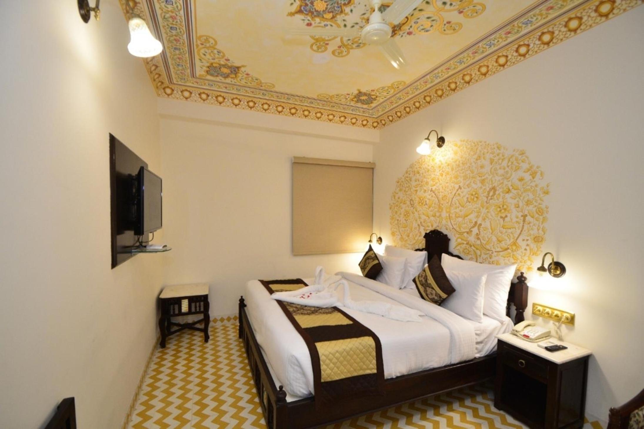 Superior Room:: 15% off on food & beverage services, 20% off on session of Spa   - Photo 1
