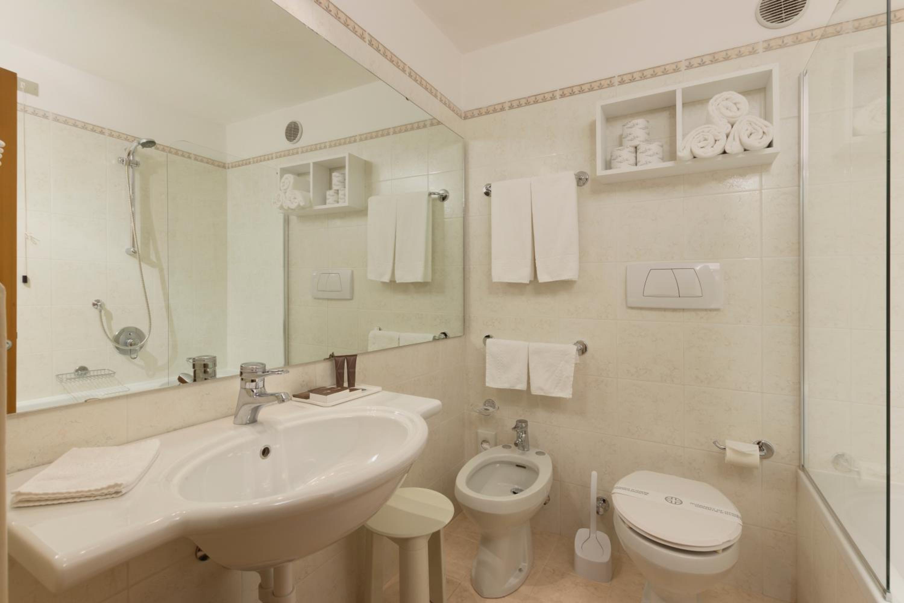 Triple Room - Photo 21