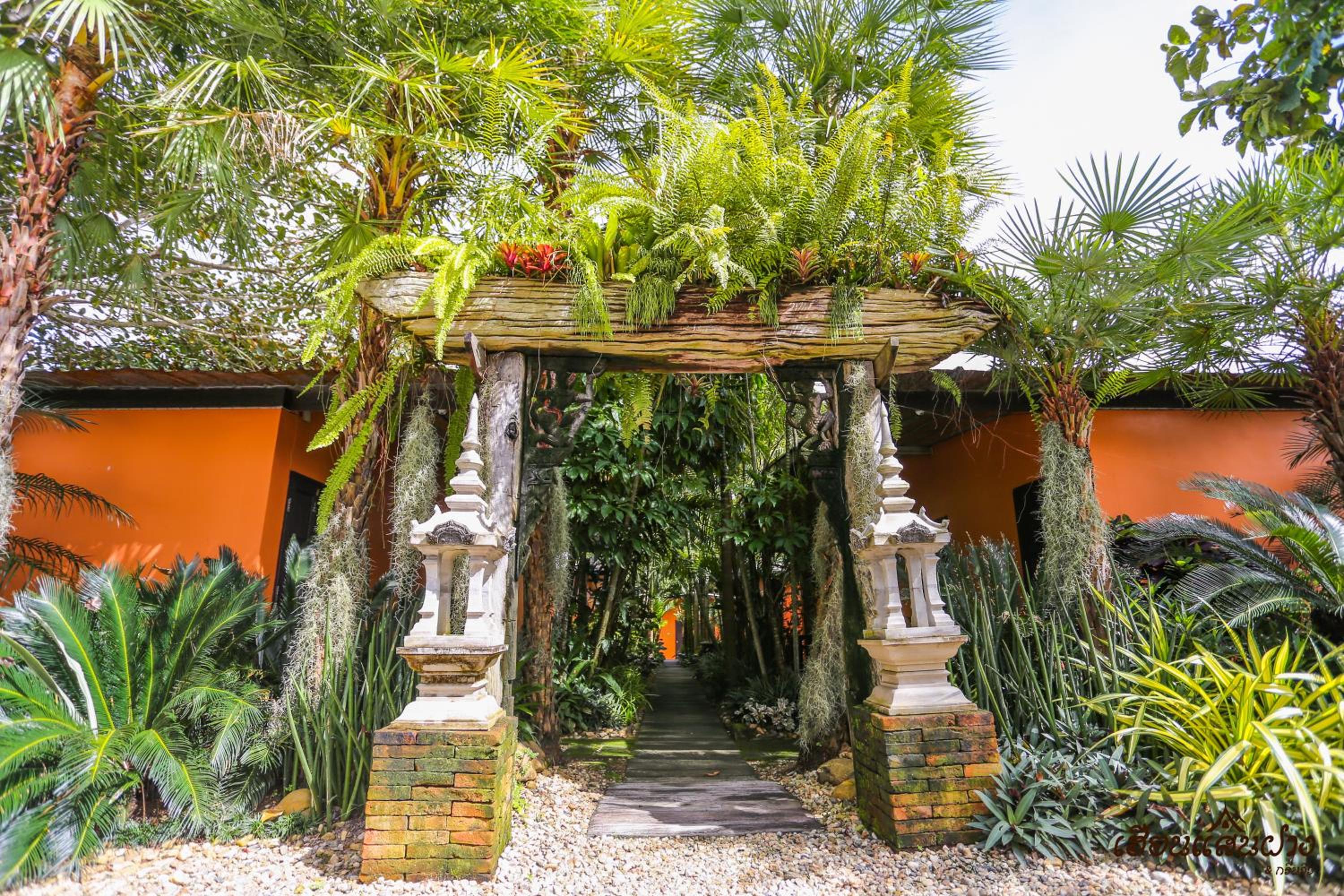 Villa - Photo 2