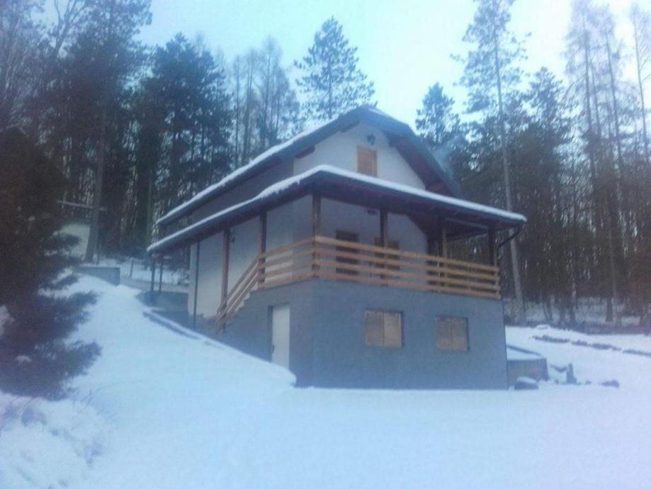 One-Bedroom House - Photo 2