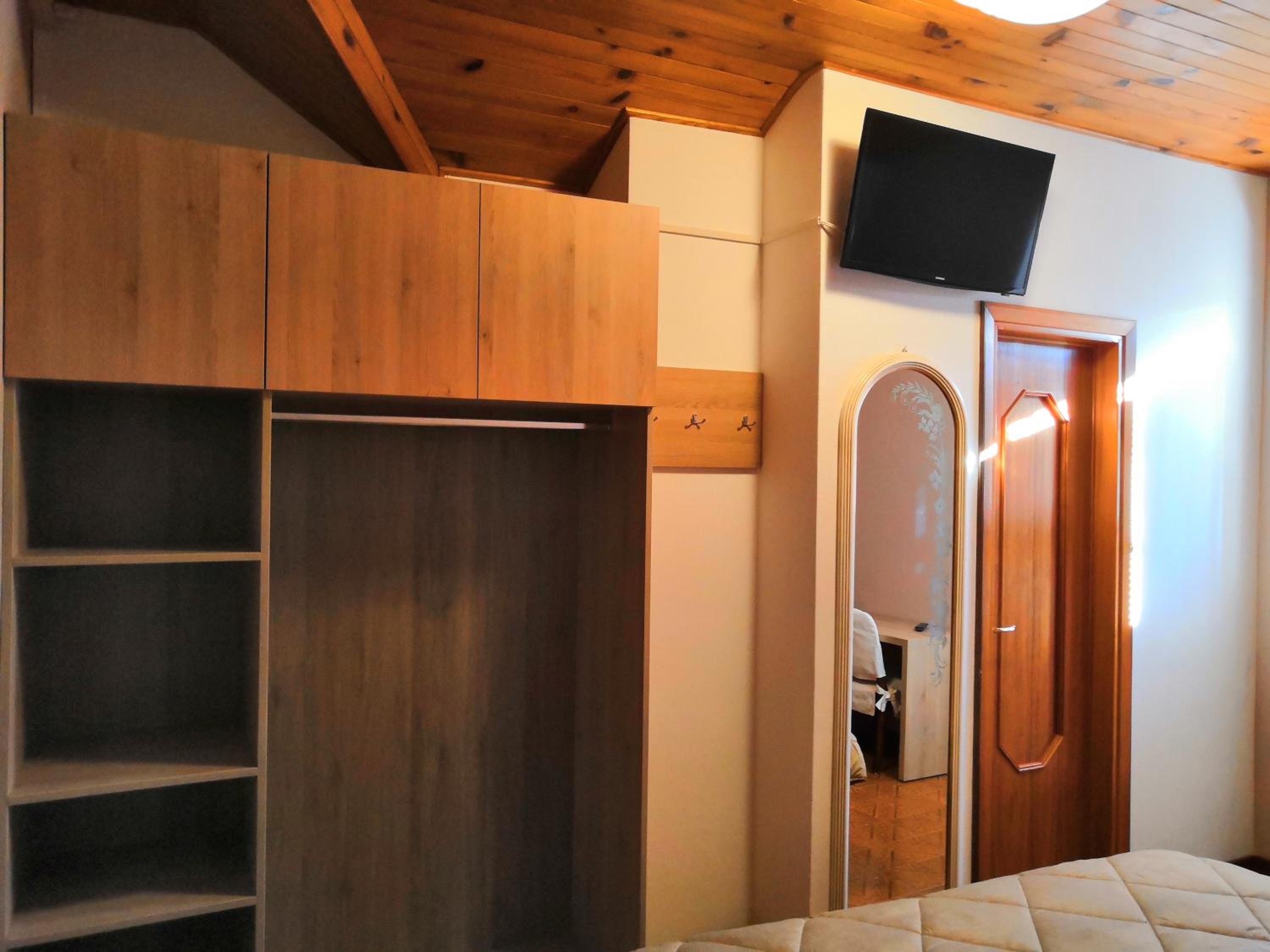 Double Room - Photo 3