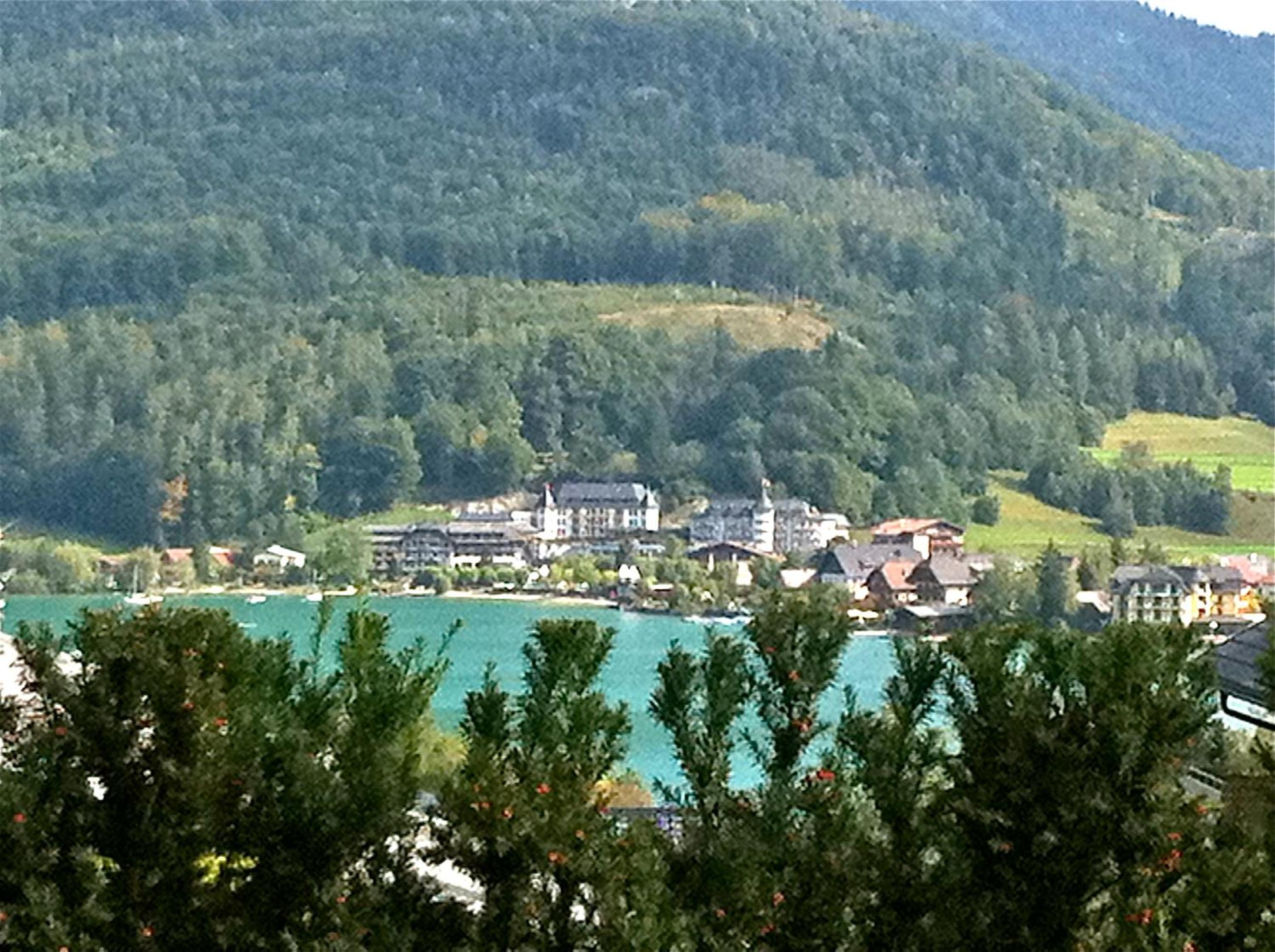 Apartment with Lake View photo 3