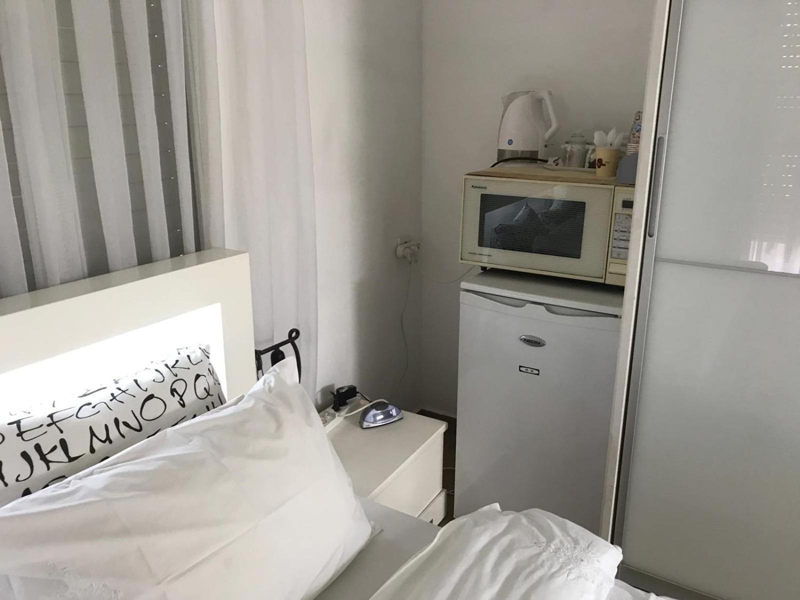 Double Room with Pool View - Photo 36