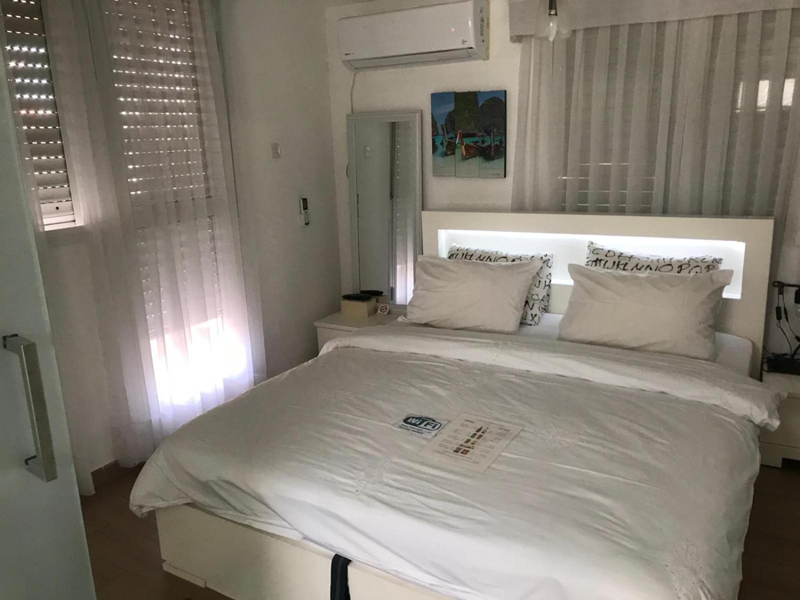 Double Room with Pool View - Photo 48
