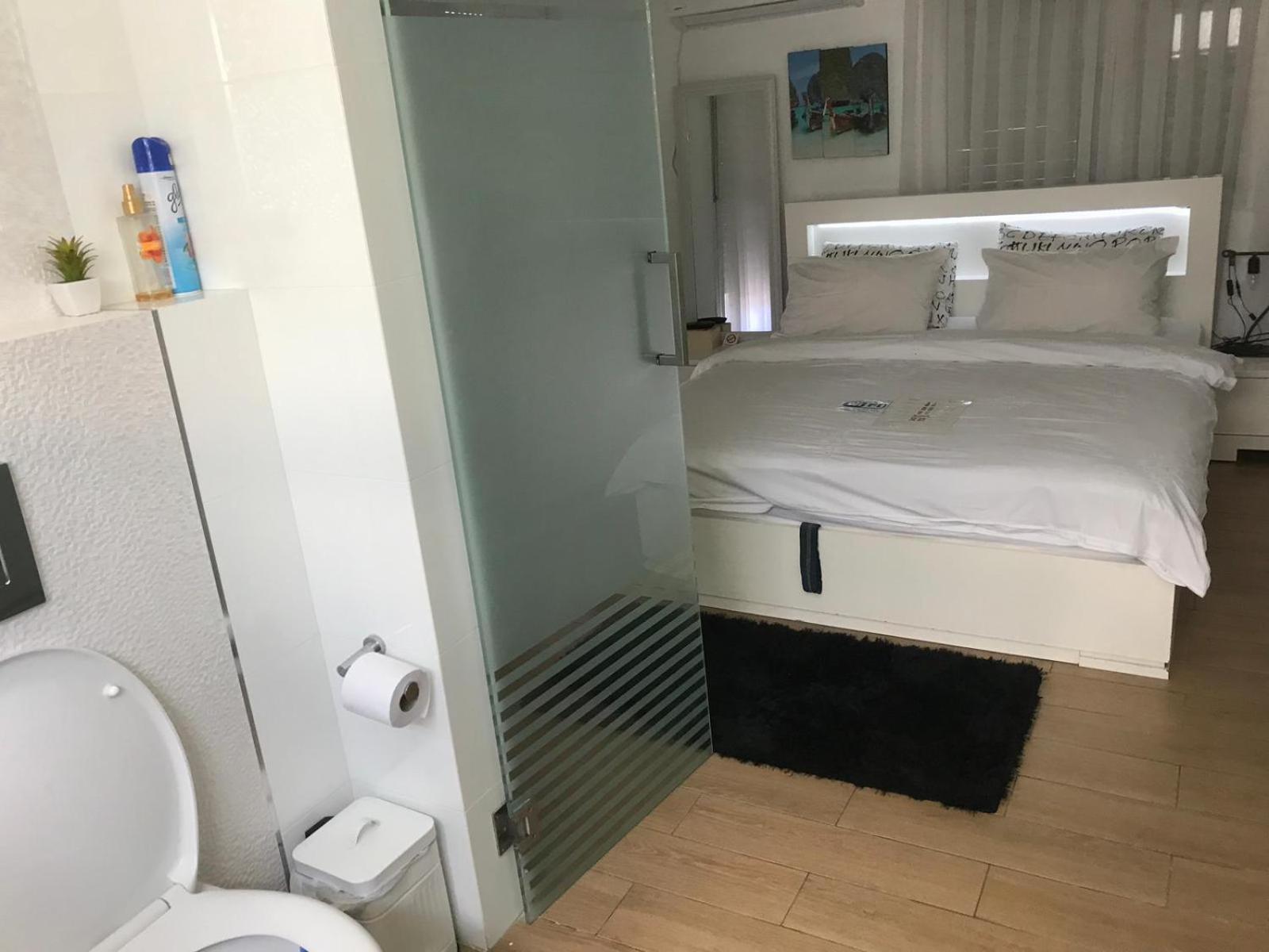 Double Room with Pool View - Photo 49