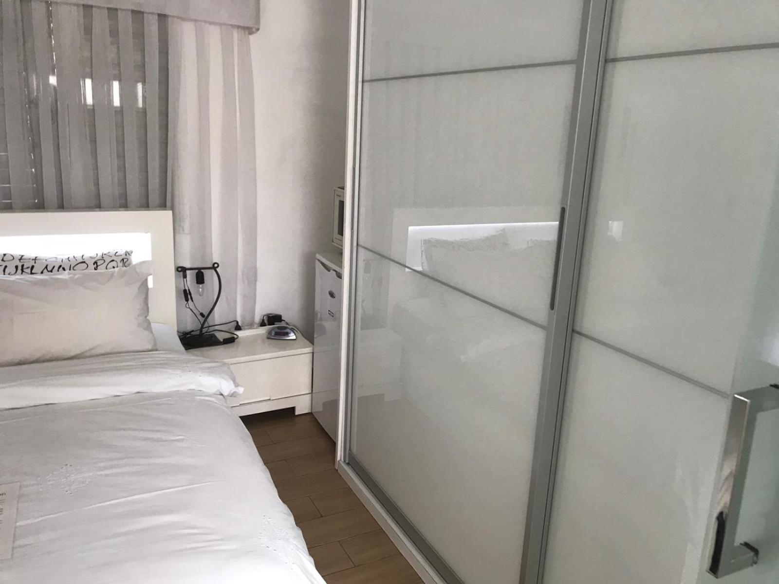 Double Room with Pool View - Photo 50