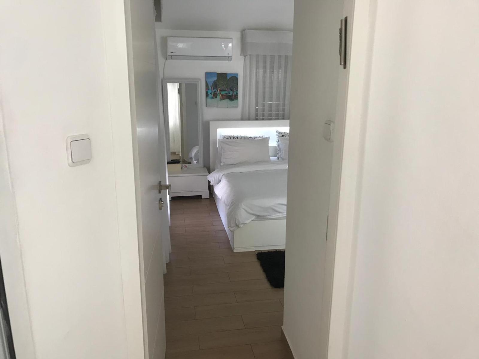 Double Room with Pool View - Photo 53