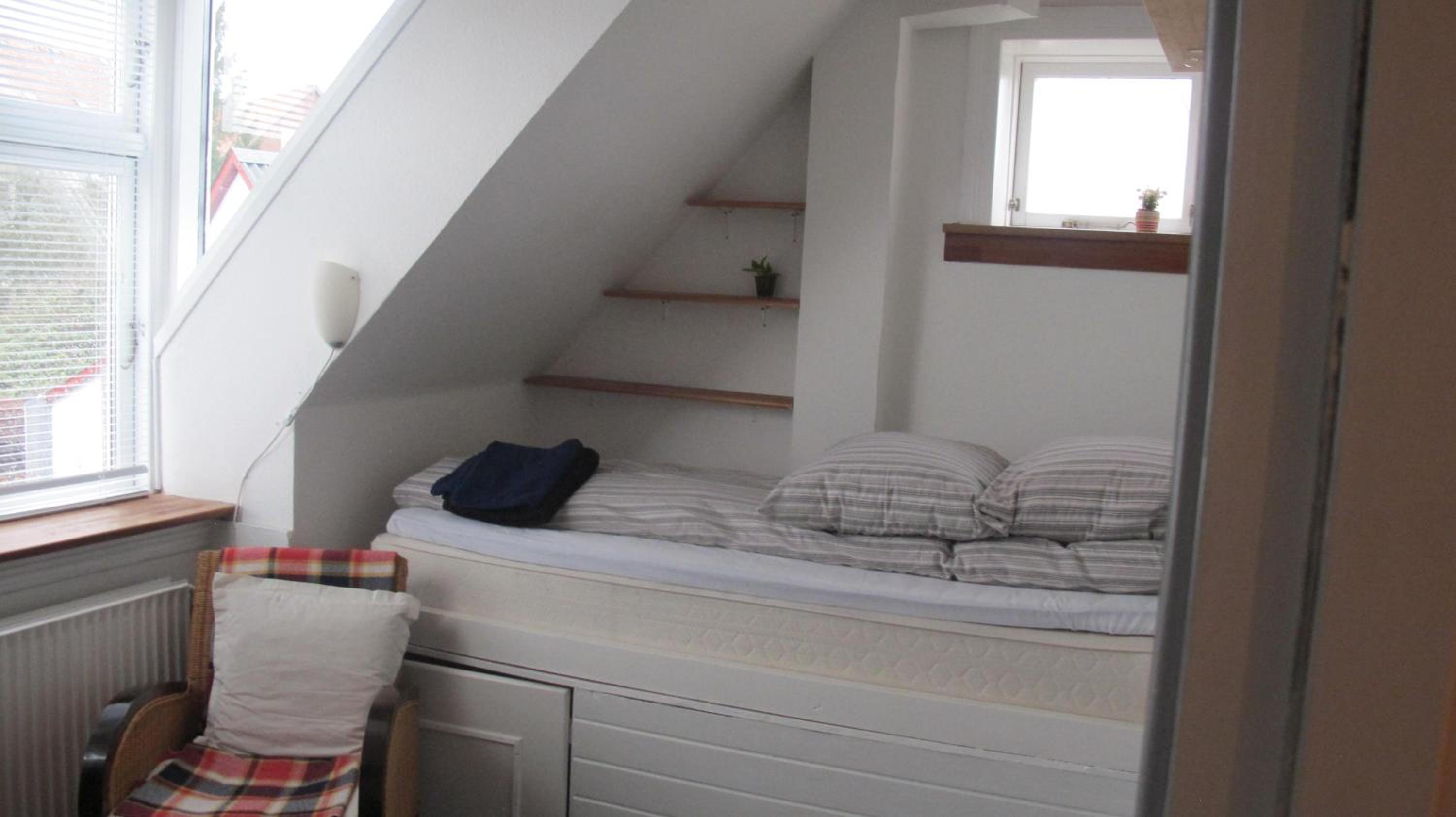 Small Single Room photo 3