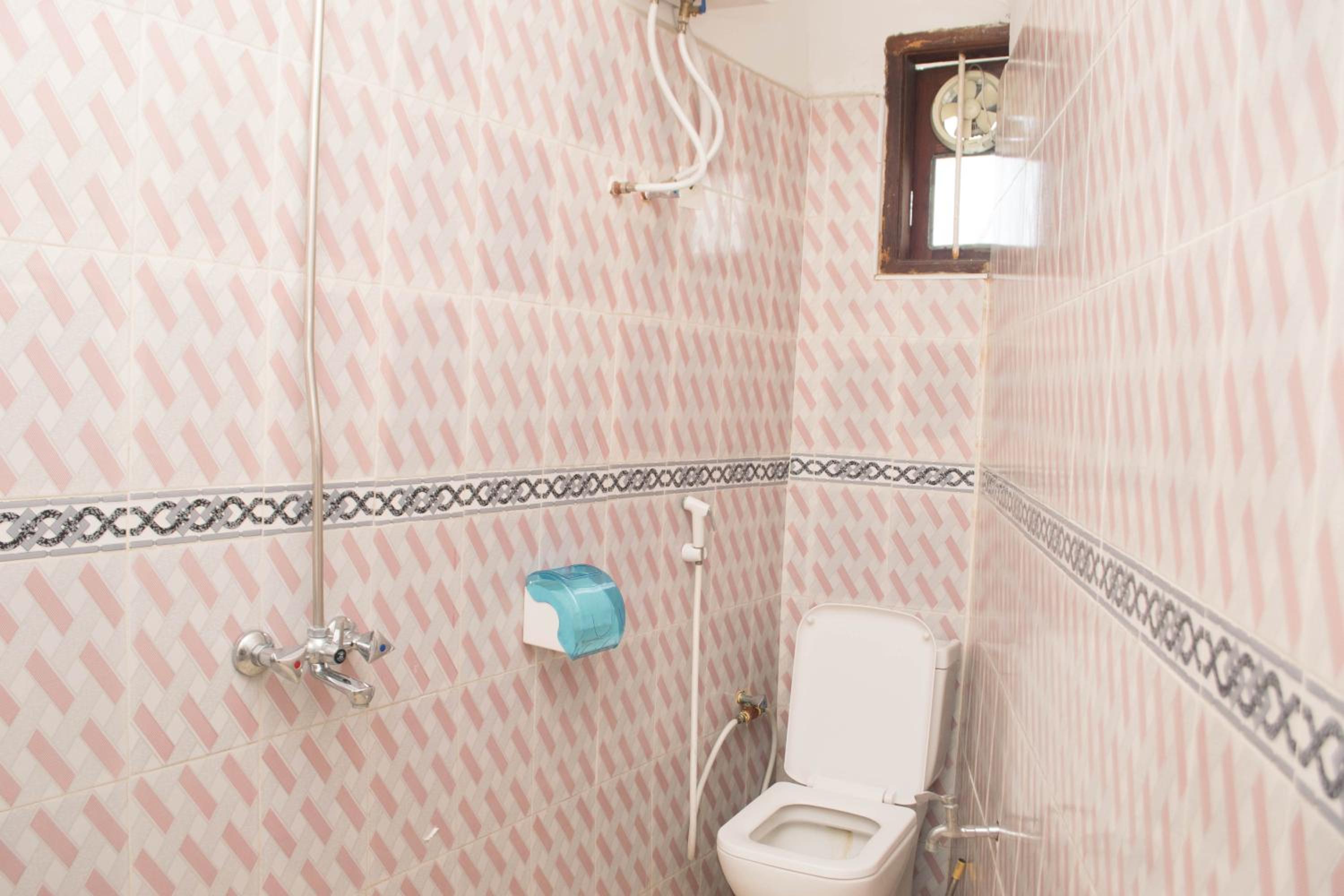 Family Room with Private Bathroom photo 2