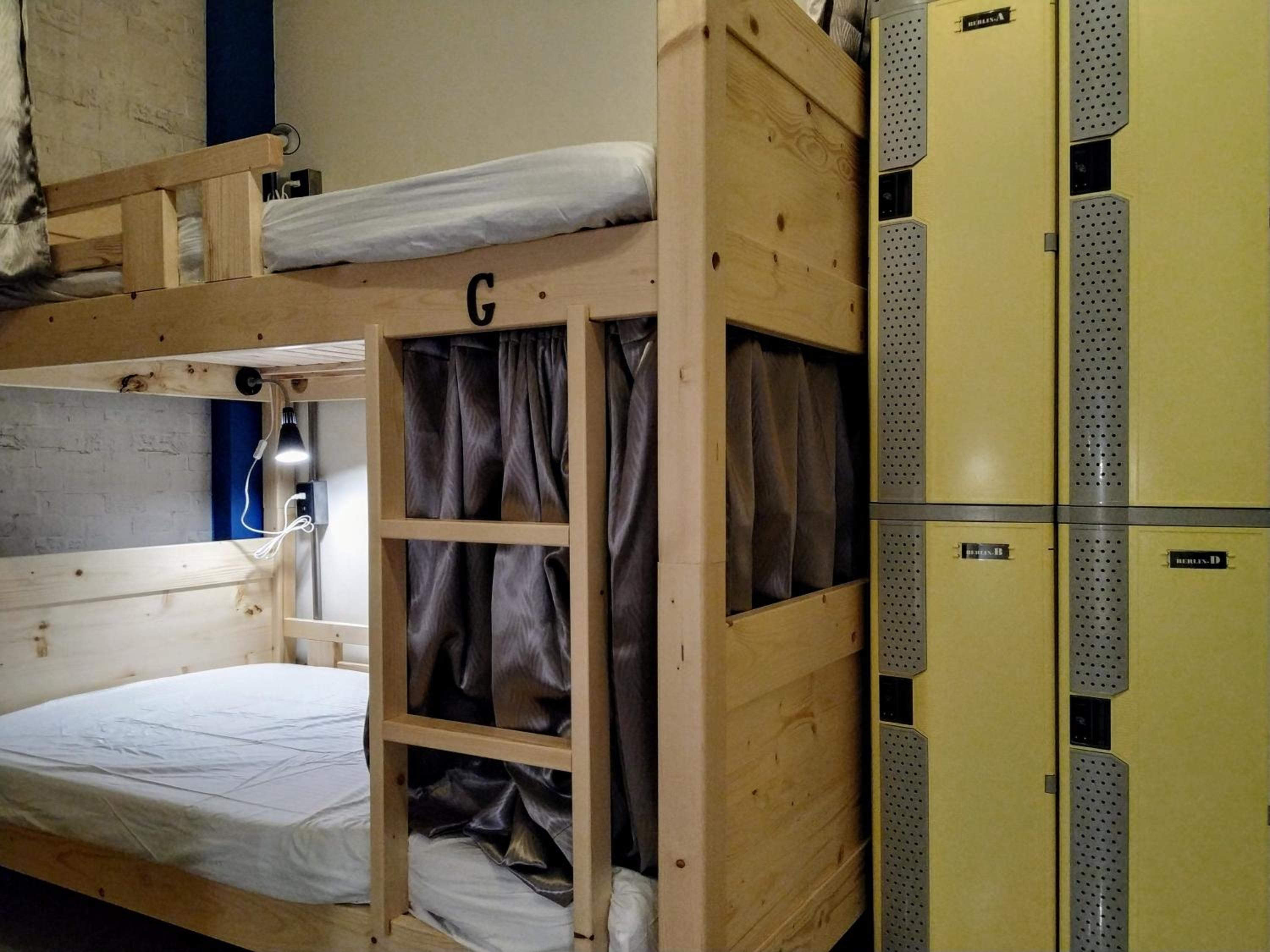 Single Bed in Male Dormitory Room with Shared Bathroom photo 1