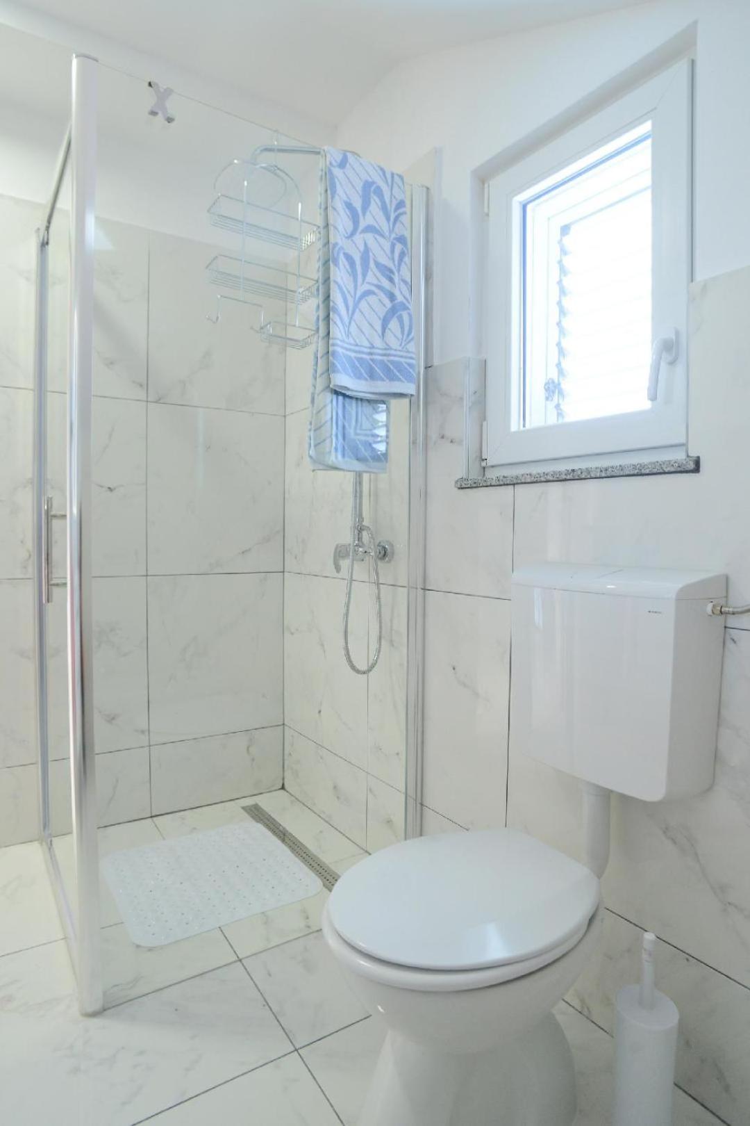 Apartment - Photo 25