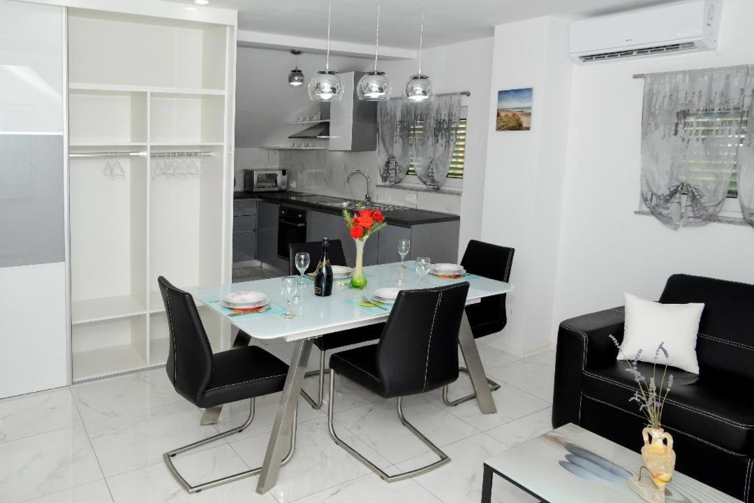 Apartment - Photo 40