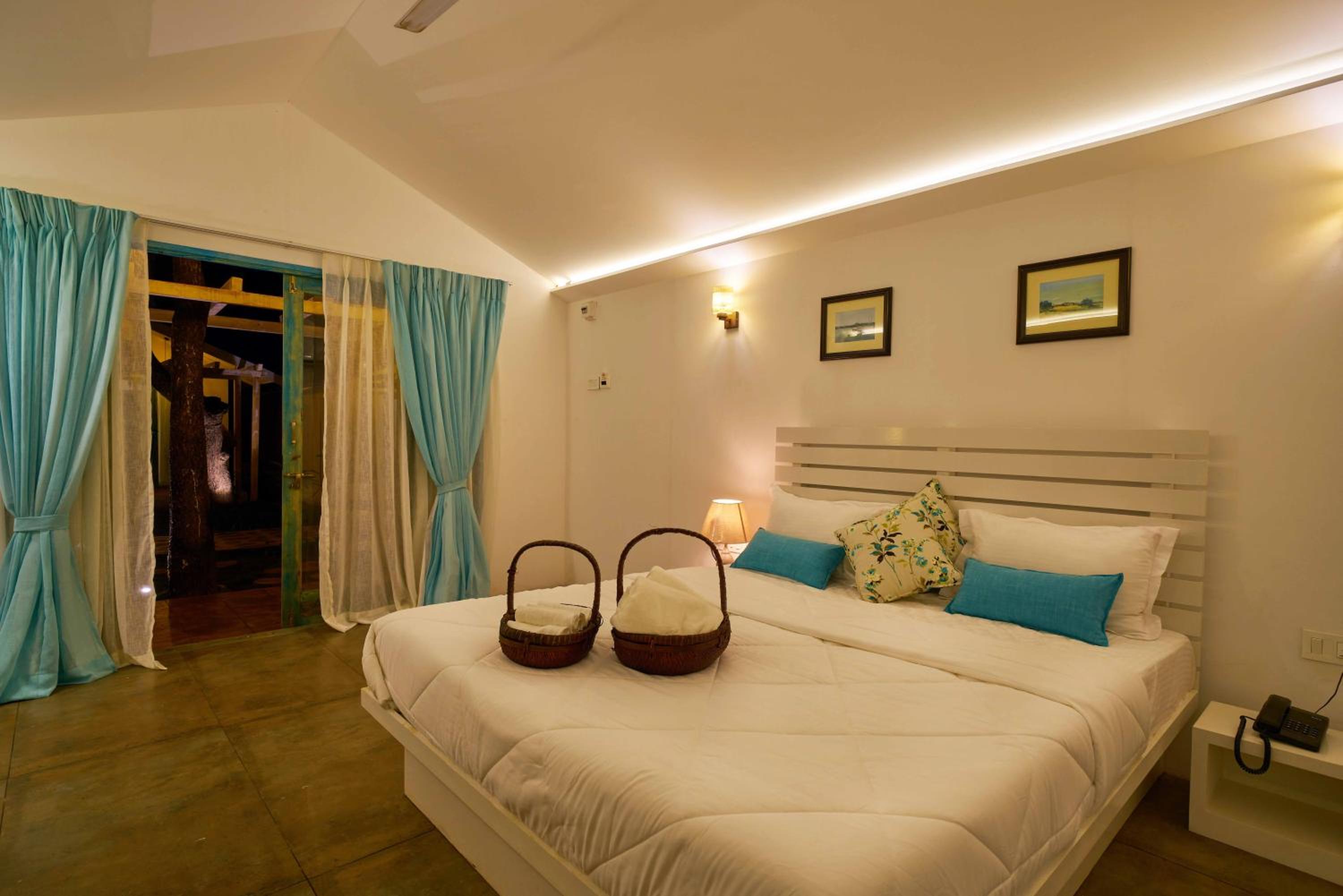 Blu Rock - Cottage (Welcome Drink on Arrival) -- 15% Discount on Food & Soft Beverages