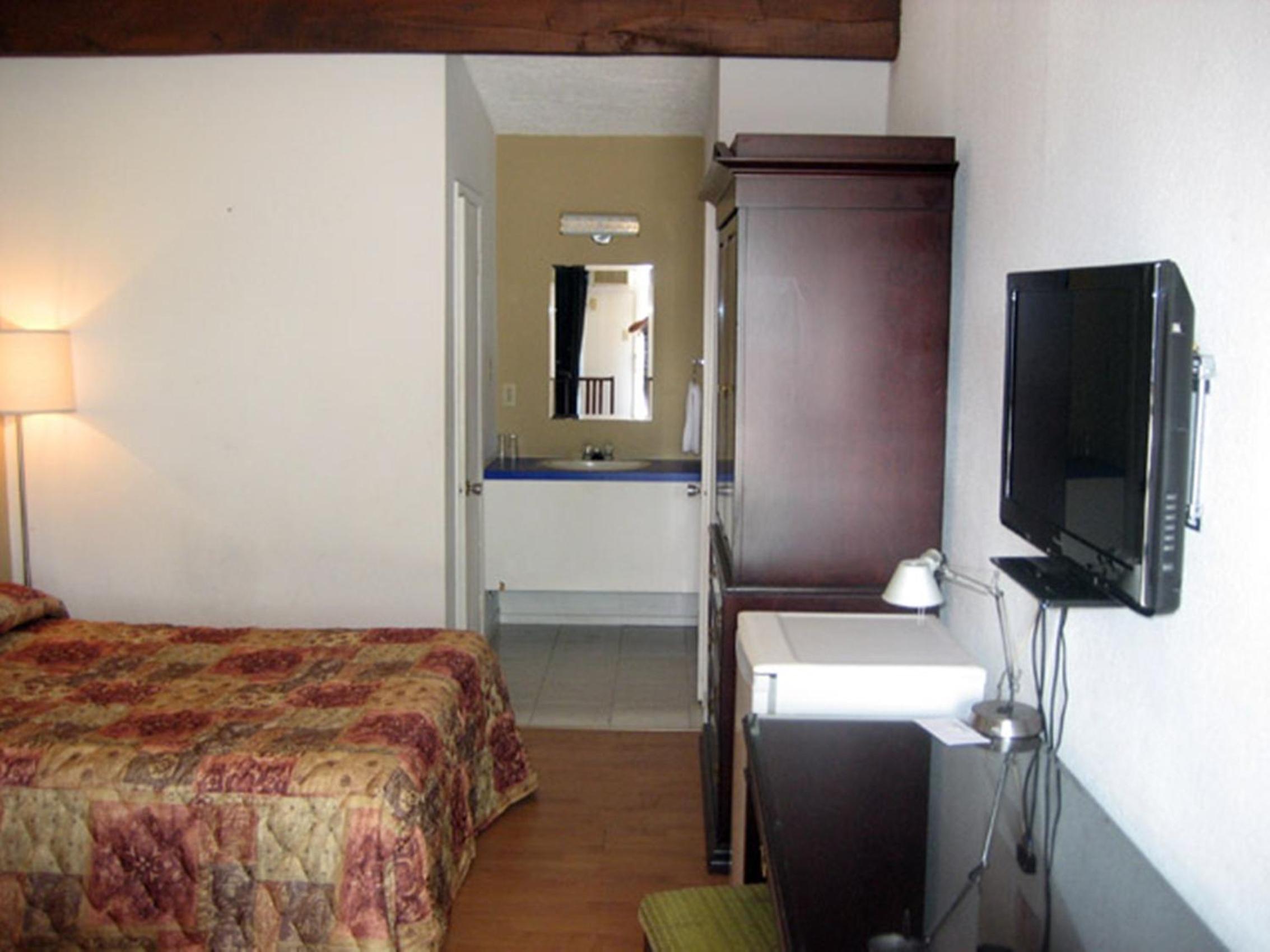 Double Room with Two Double Beds photo 3