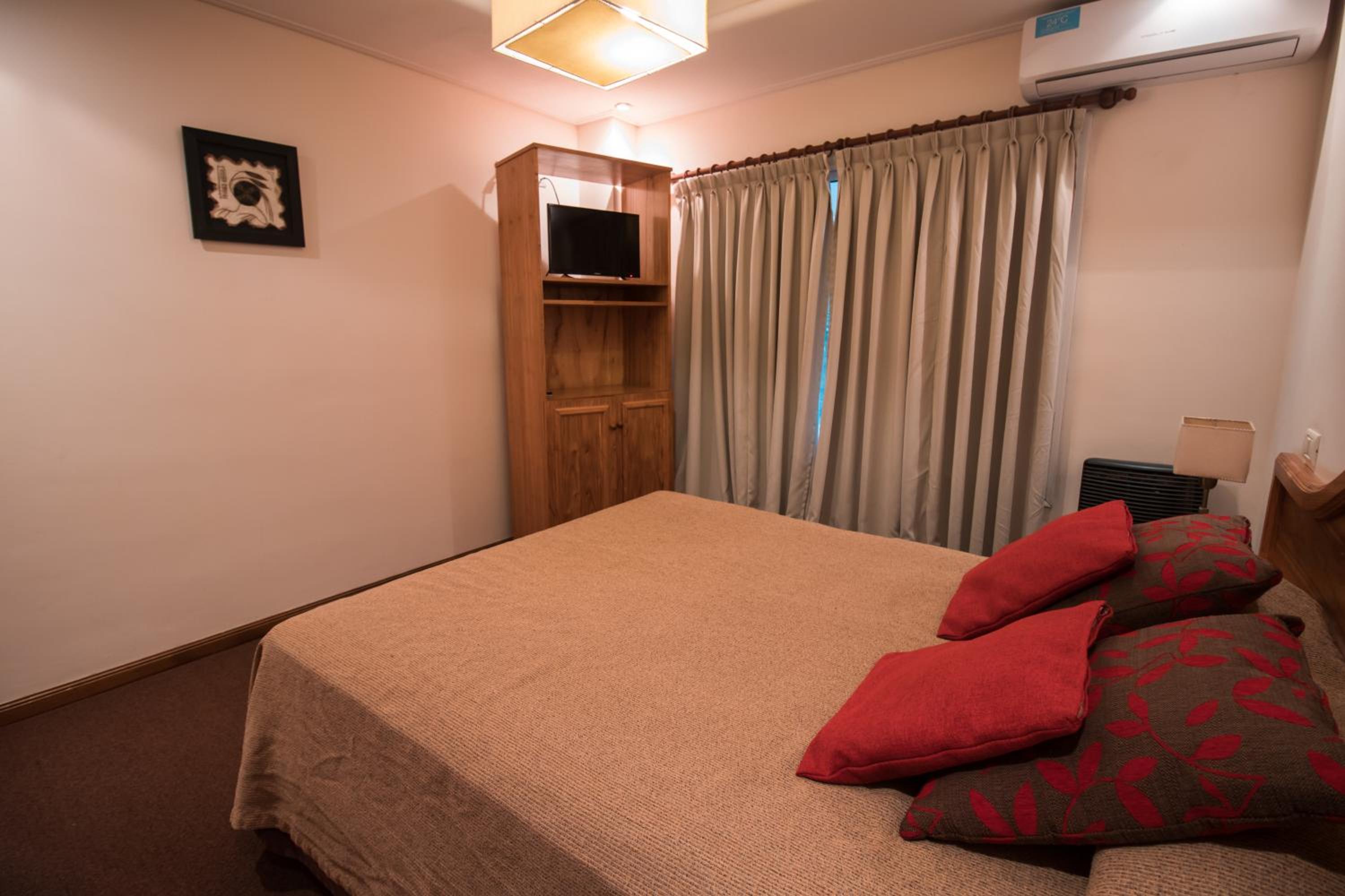 One-Bedroom Apartment photo 3