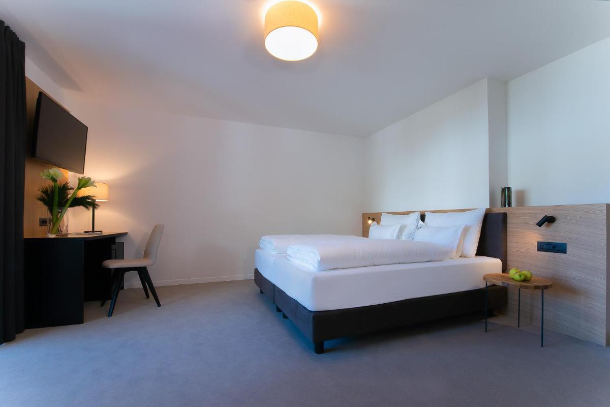 Deluxe Double or Twin Room with Balcony photo 1