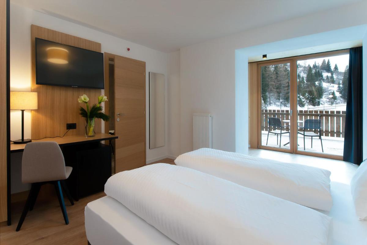 Triple Room with Terrace photo 3