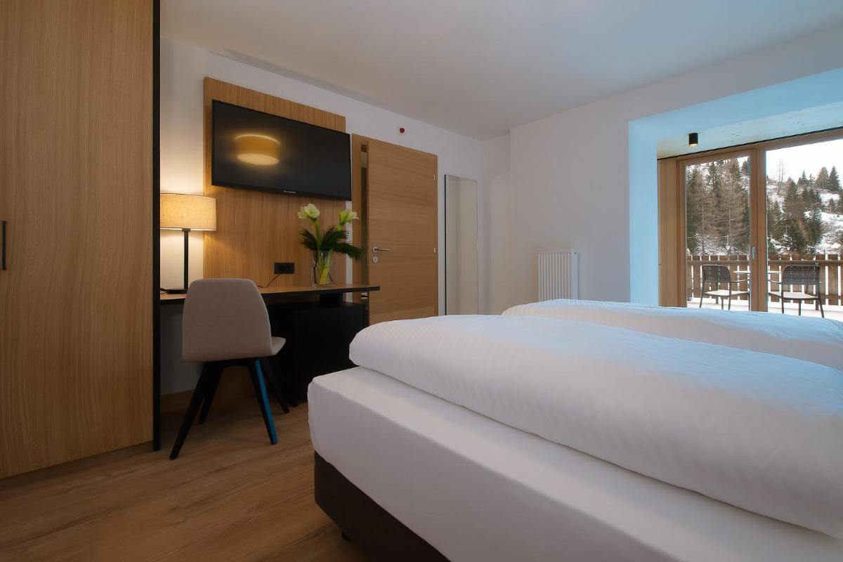 Triple Room with Terrace photo 2