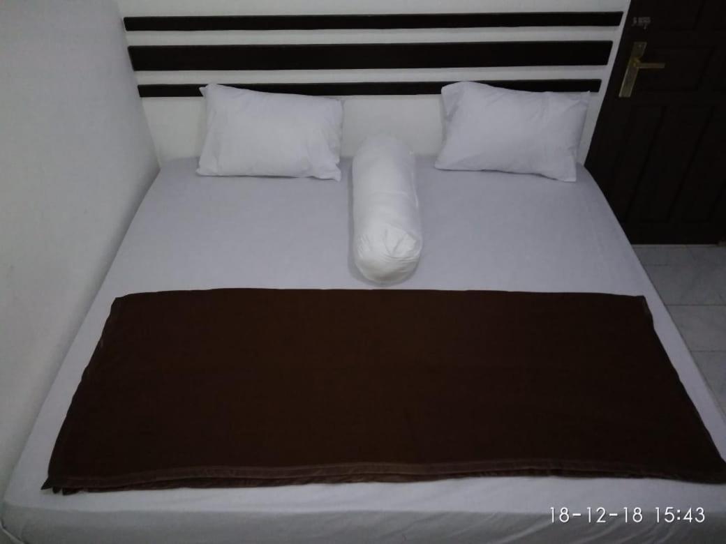 Standard Double Room - Photo 5
