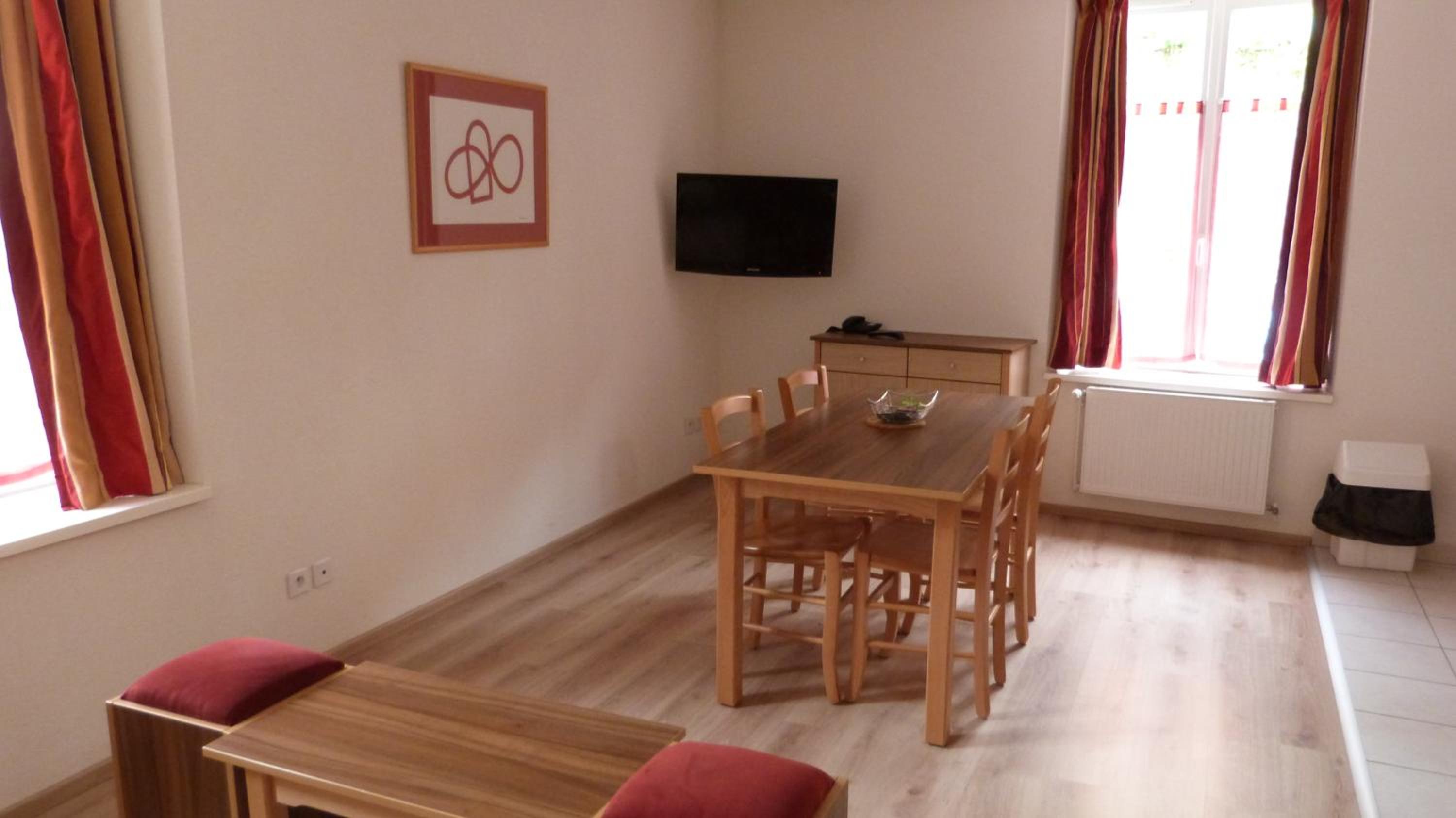 Apartment (6 Adults) photo 2