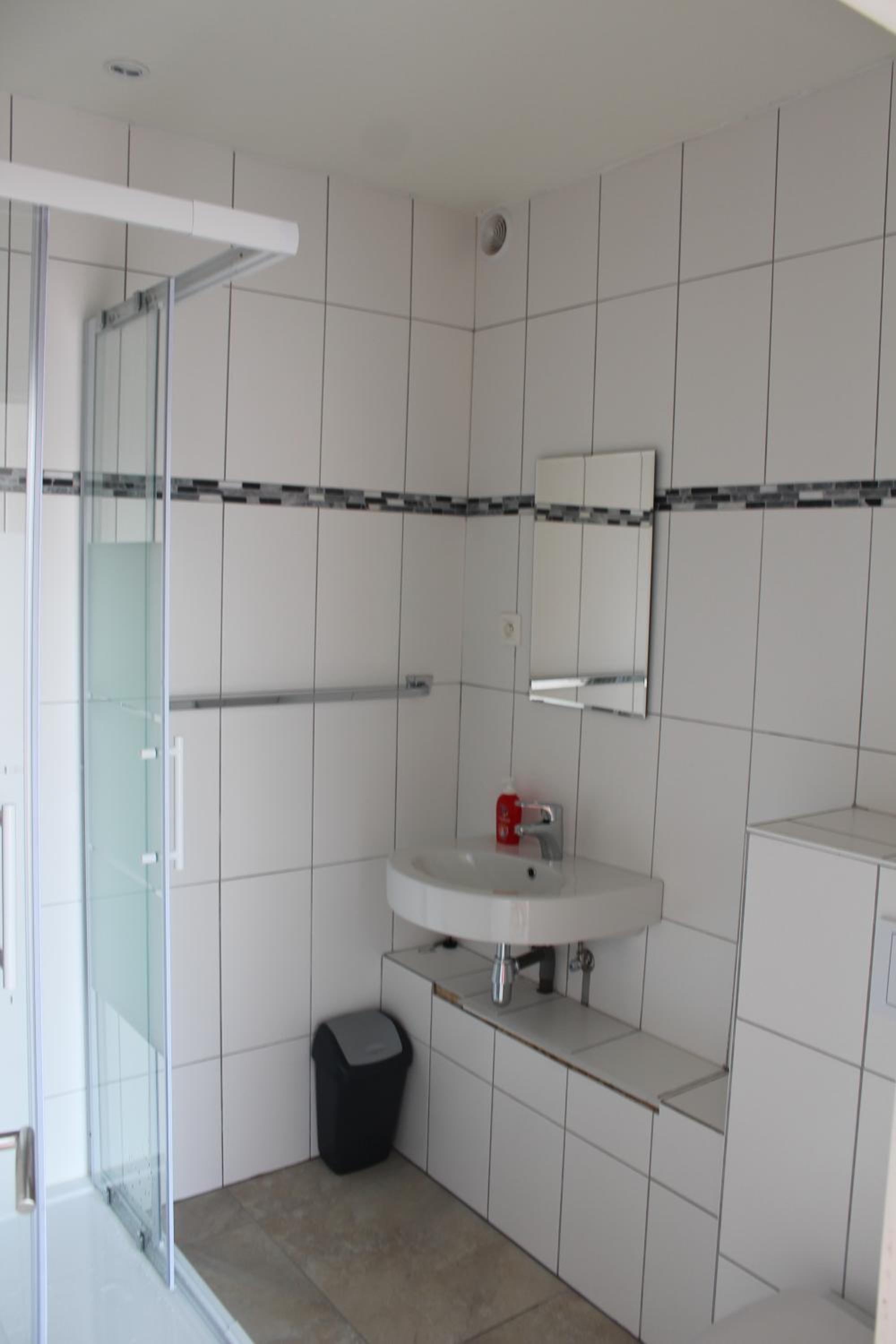 Double Room with Private Bathroom - Photo 2