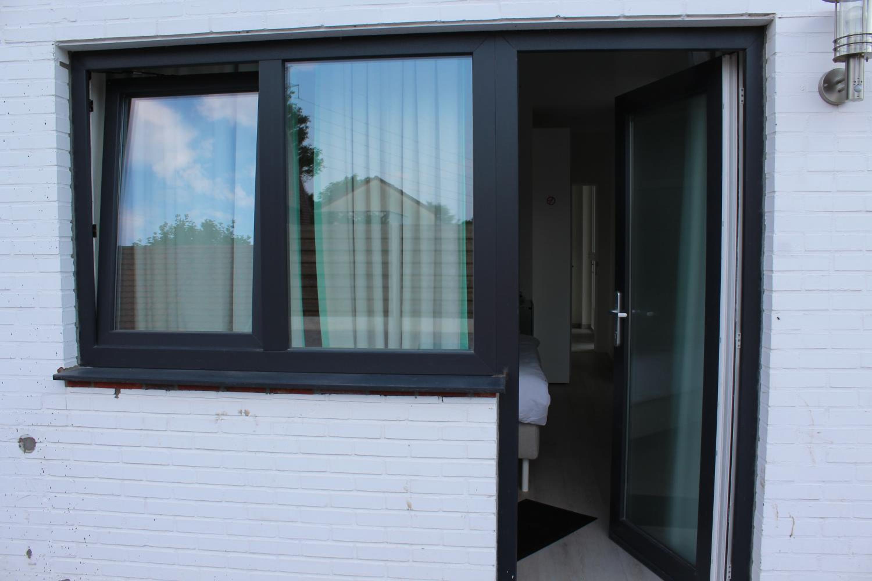 Double Room with Private Bathroom - Photo 7
