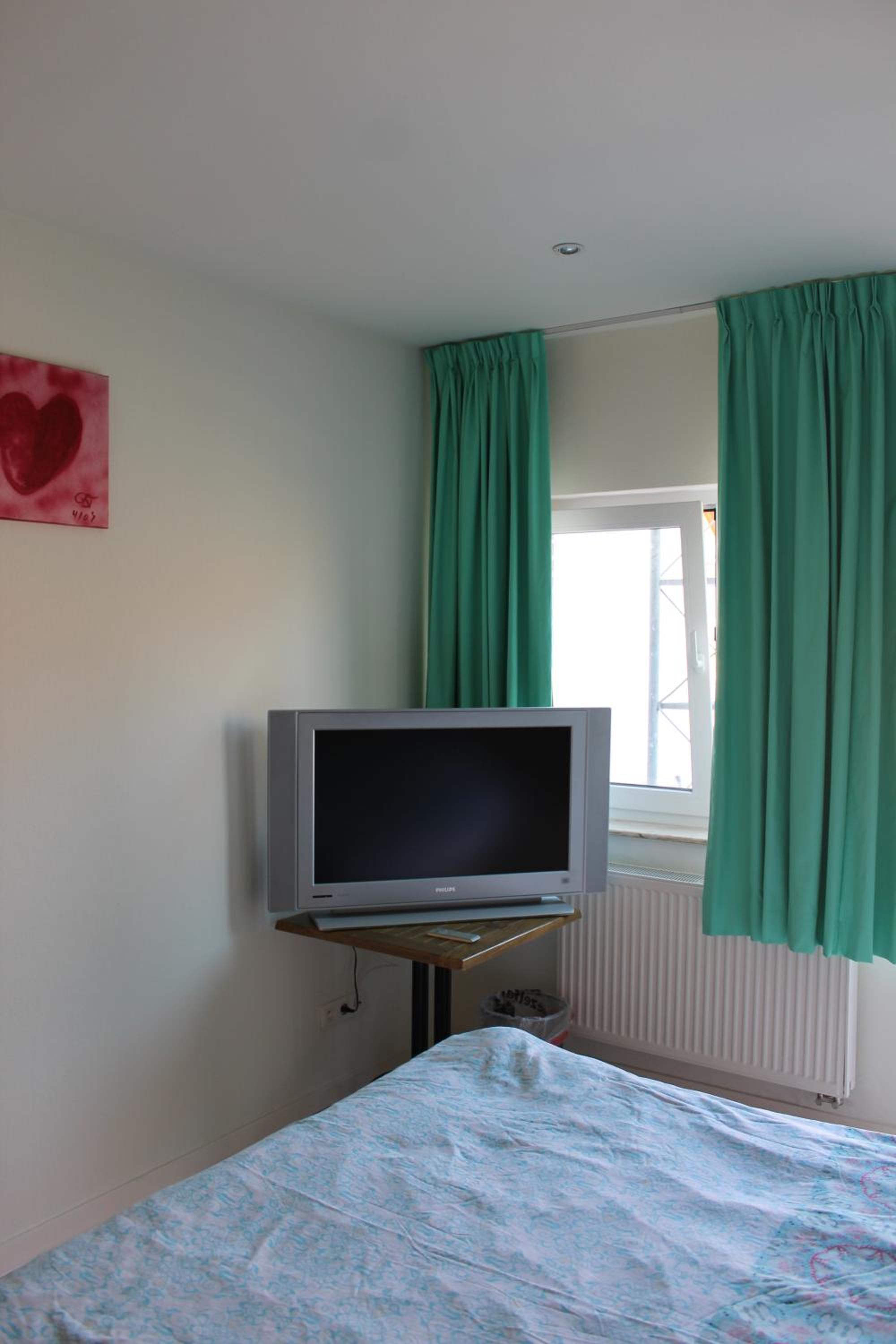 Double Room with Private Bathroom - Photo 10