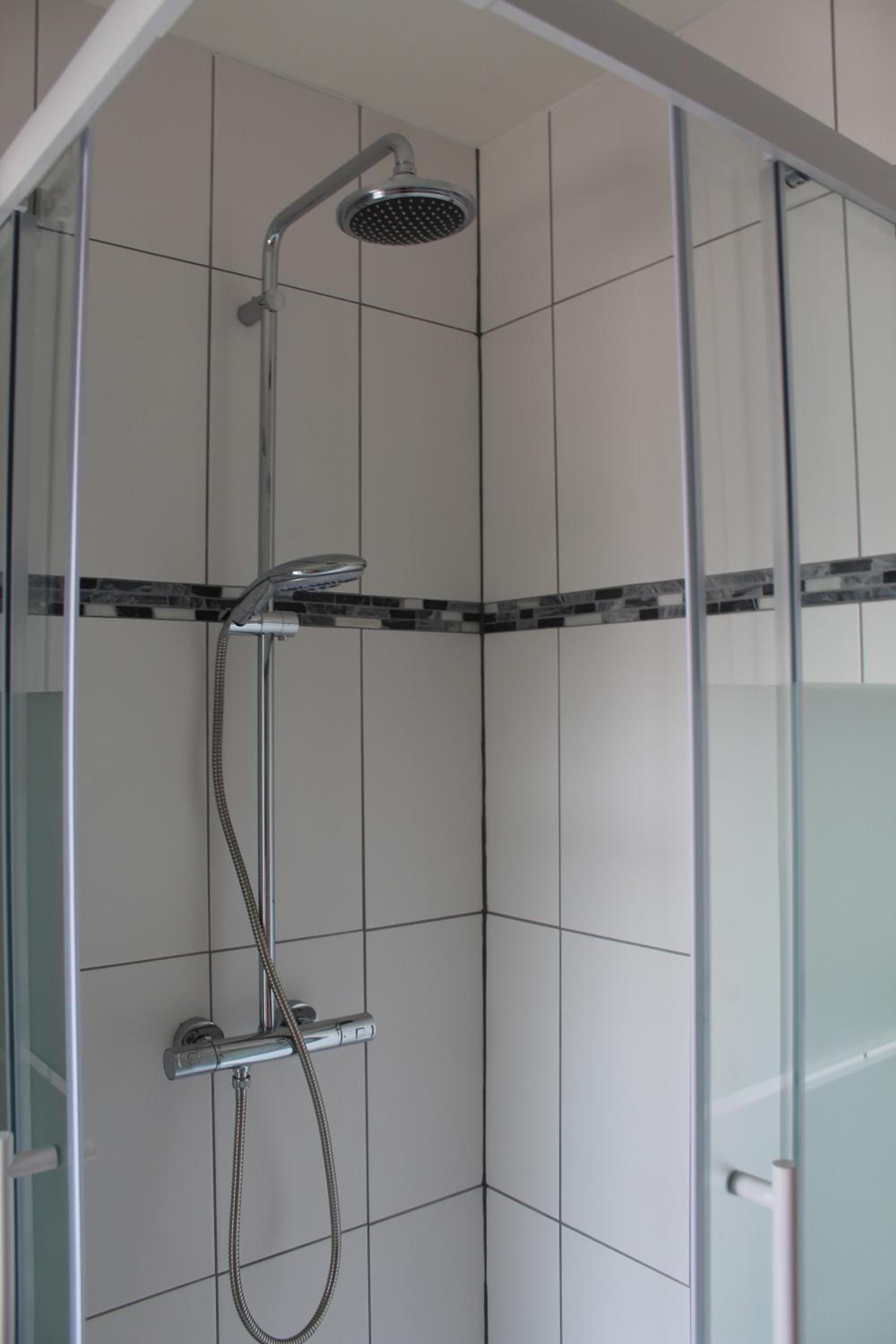 Double Room with Private Bathroom - Photo 5