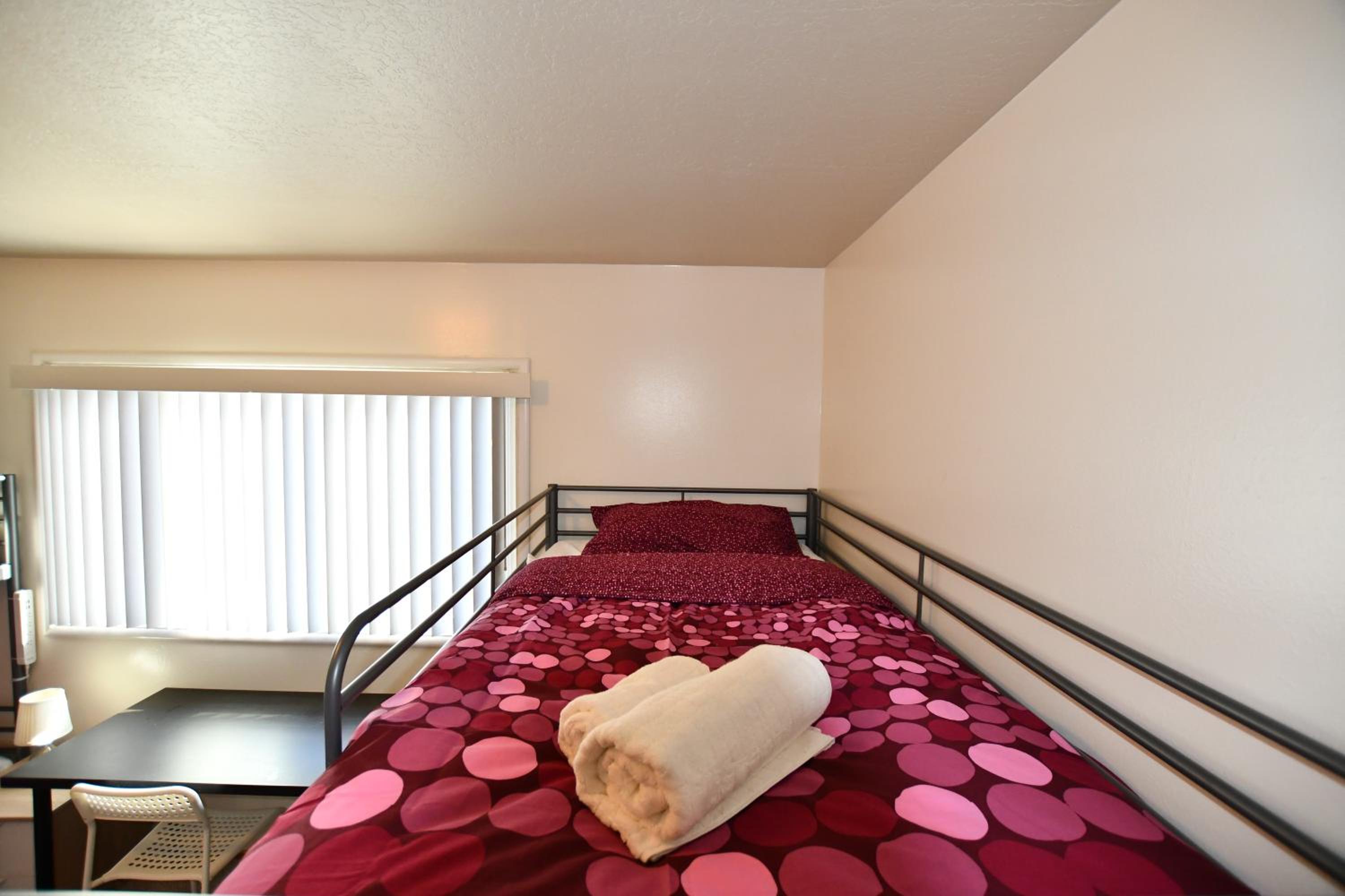 Bunk Bed in Female Dormitory Room   photo 3