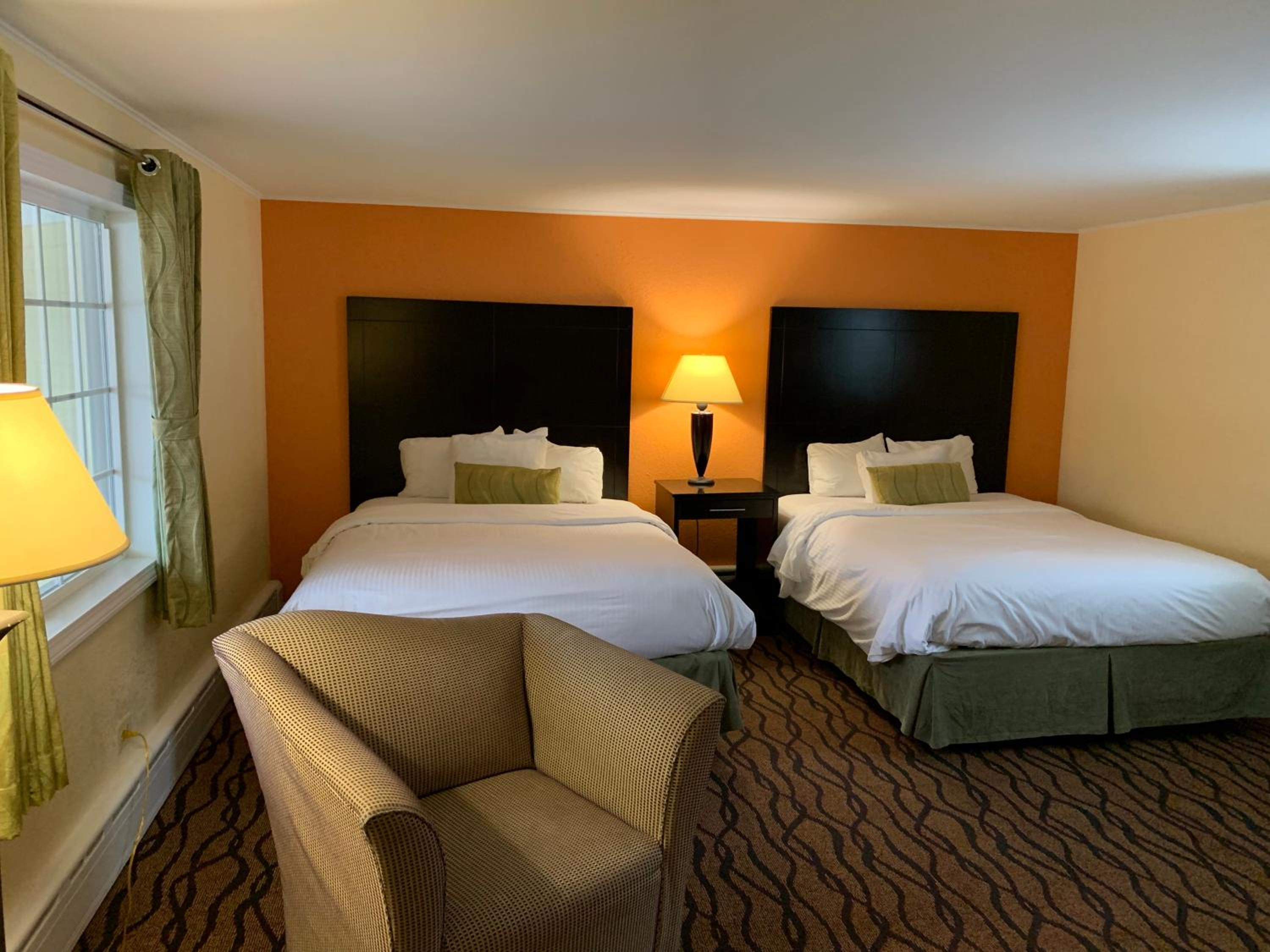 Deluxe Queen Room - Photo 1