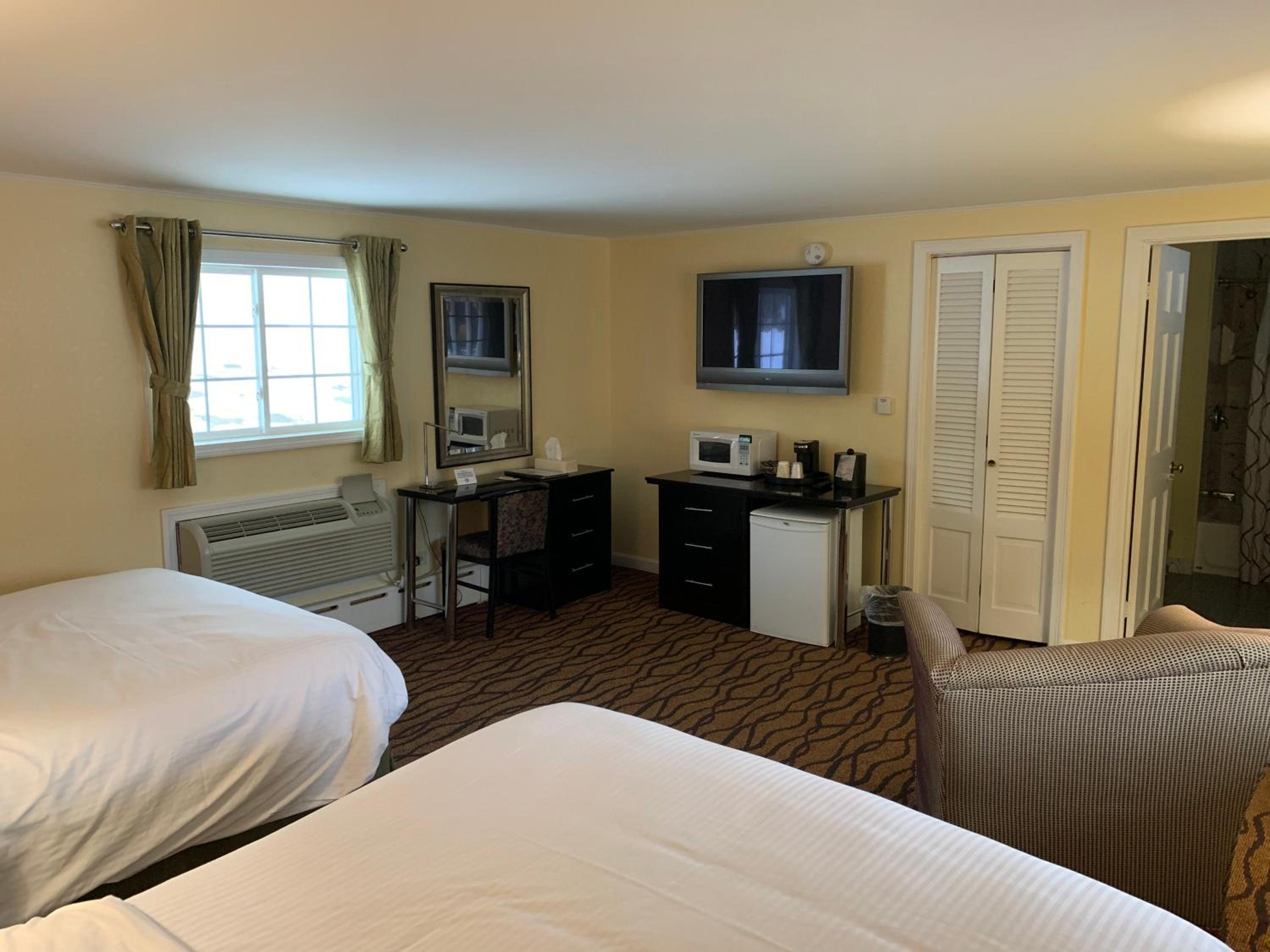 Queen Room - Photo 1