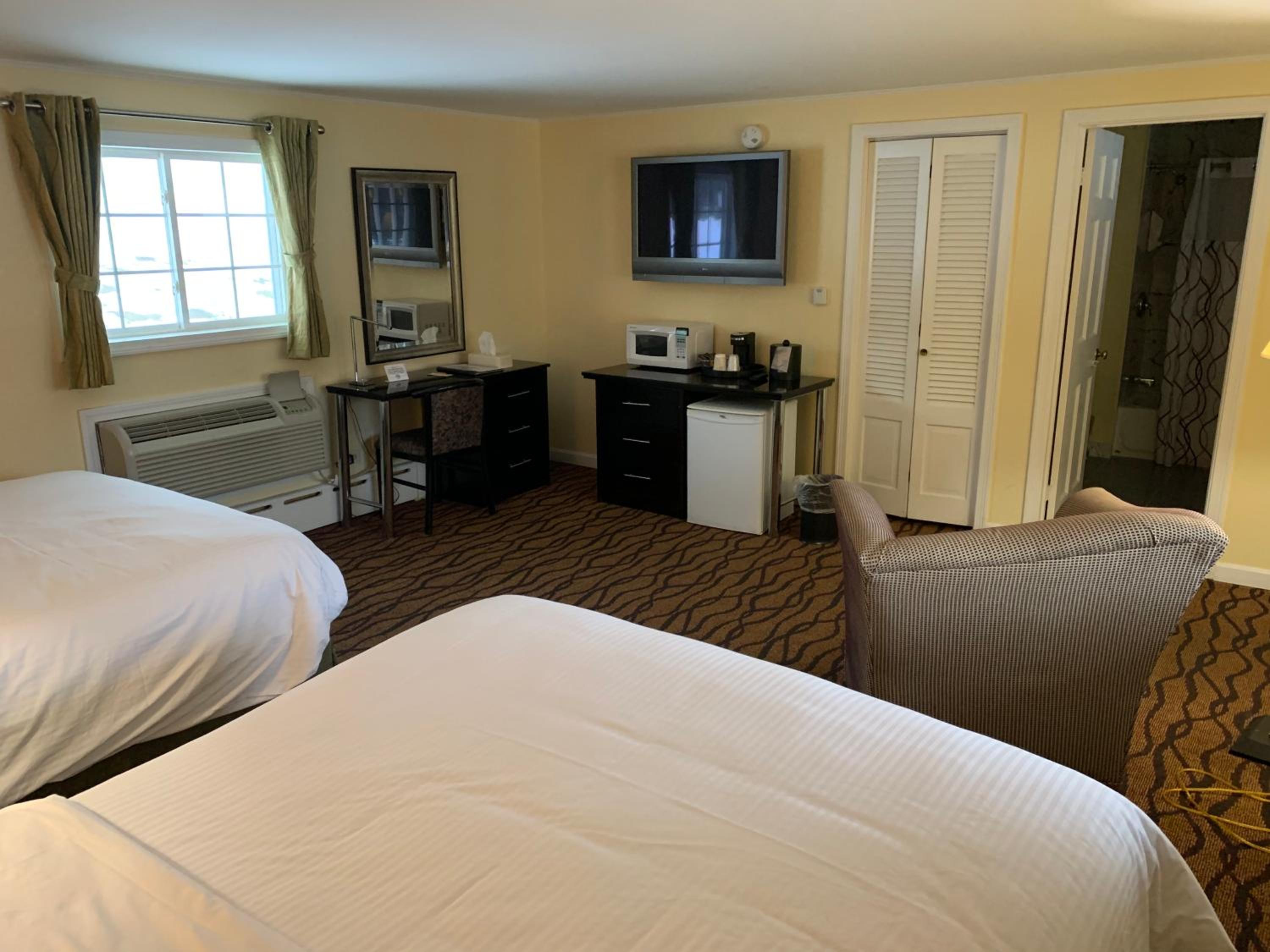 Queen Room - Photo 10